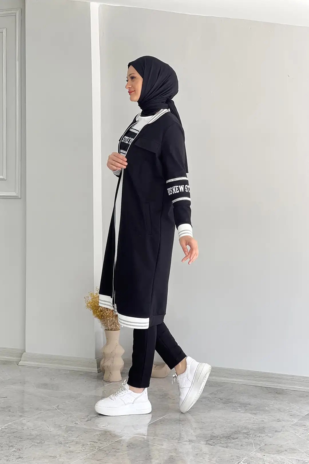 Yazı Baskı Detaylarıyla Modern Üçlü Takım 9853