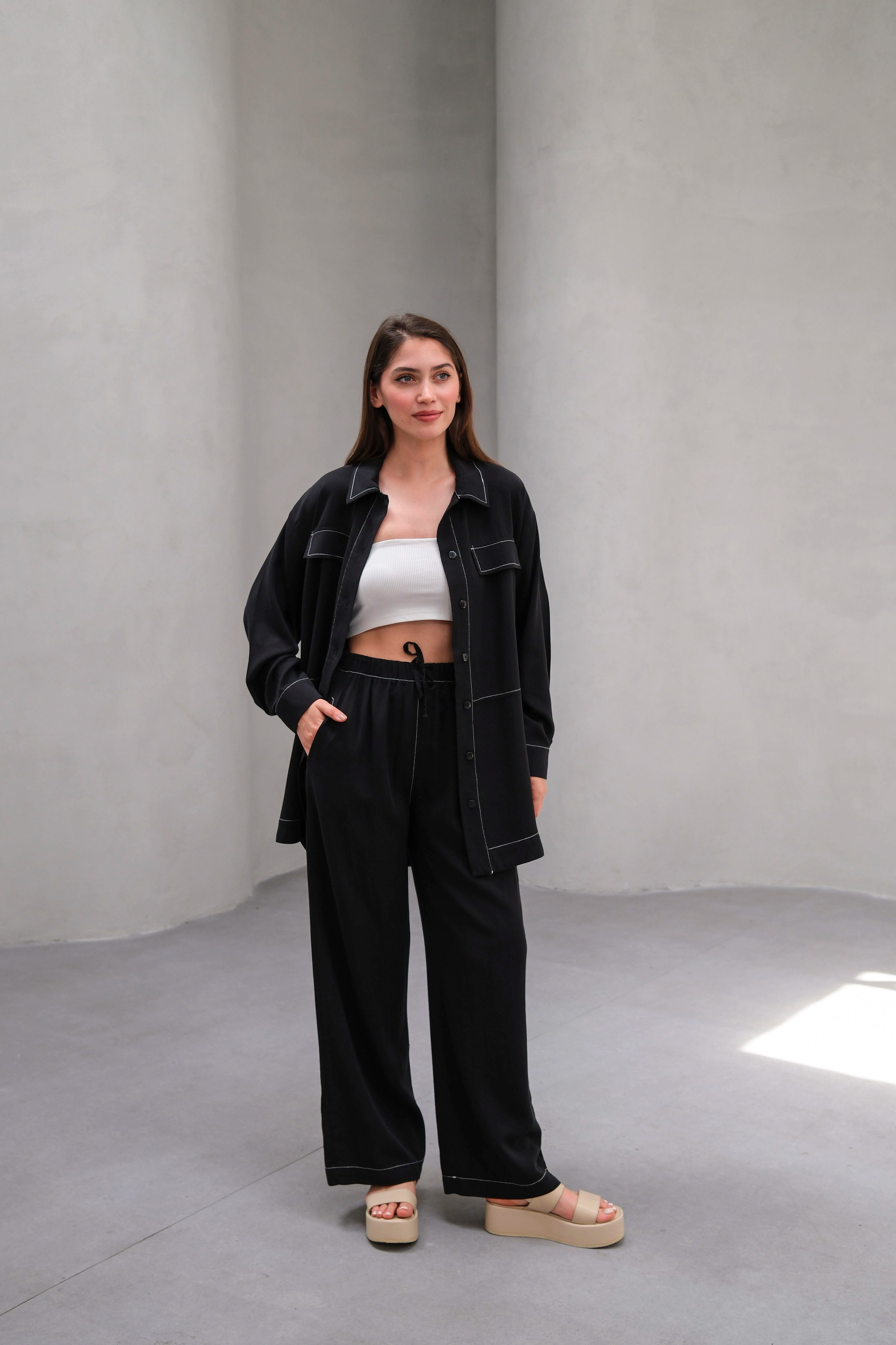 Wholesale Tencel Fabric Buttoned Flap Pocket Two Piece Suit - 10644 Product Information