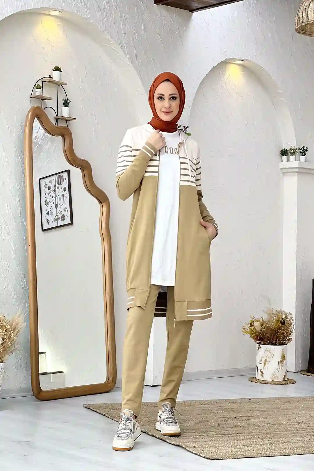 Wholesale Two-Thread Fabric Hooded Stripe Detailed Three-Piece Suit - Milk Coffee