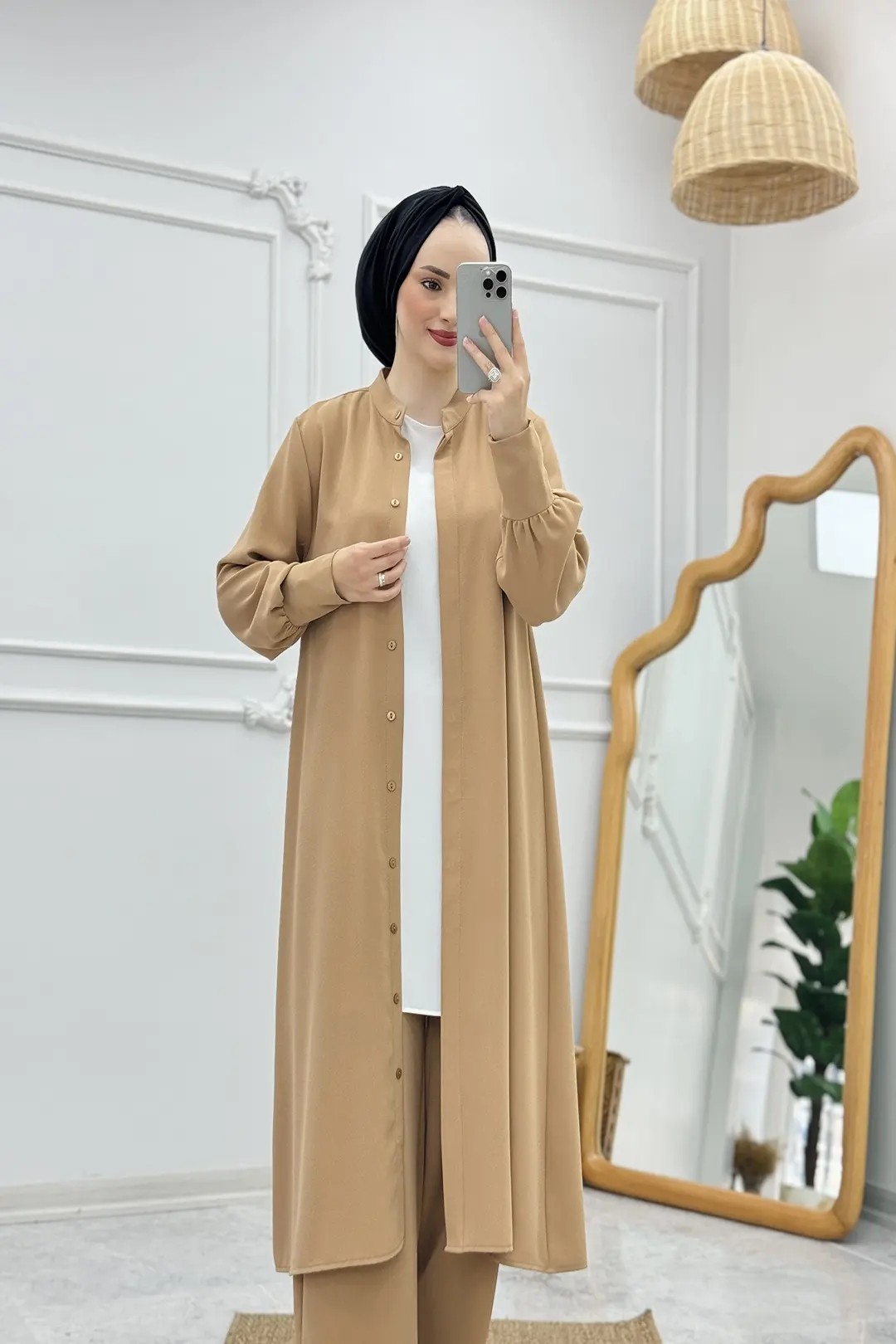 Wholesale Sandy Crepe Fabric Stand Collar Hidden Button Three-Piece Set