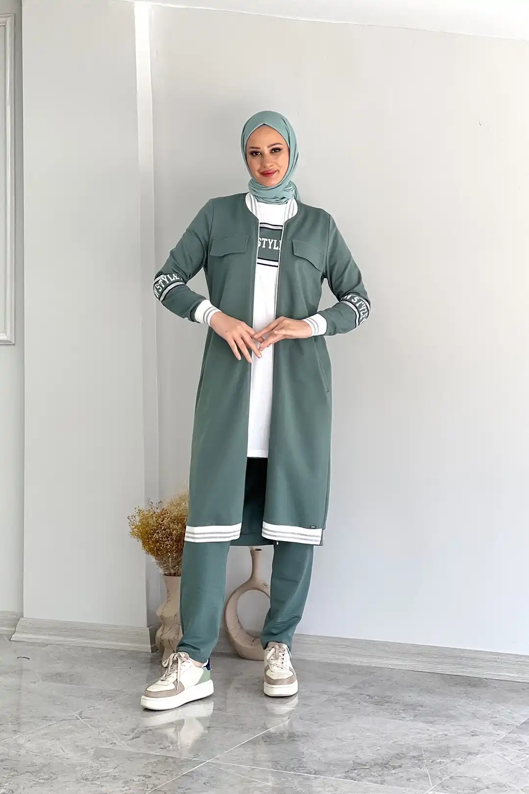 Toptan İki İplik Kolları Yazı Baskı Detaylı Üçlü Takım - MİNT YEŞİLİ