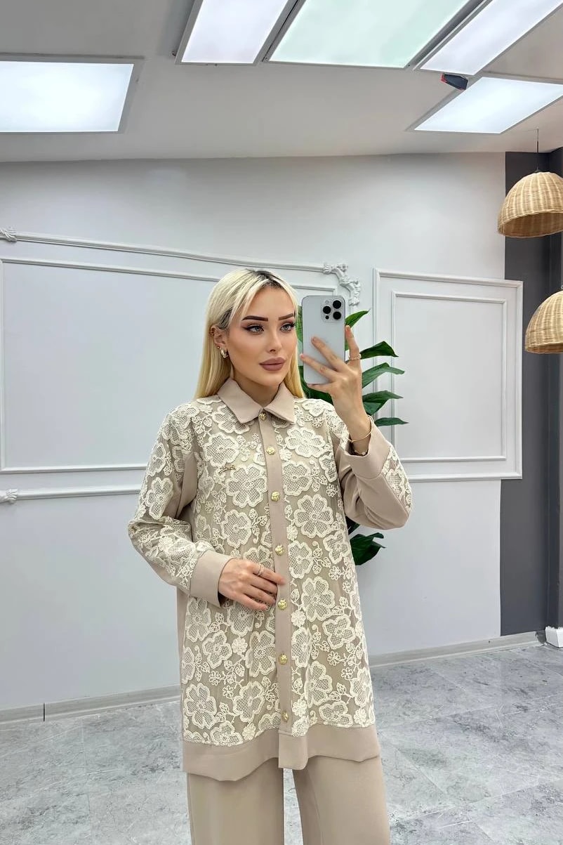 Toptan Krep Kumaş Çiçek Desenli Dantel Detaylı İkili Takım - KREM