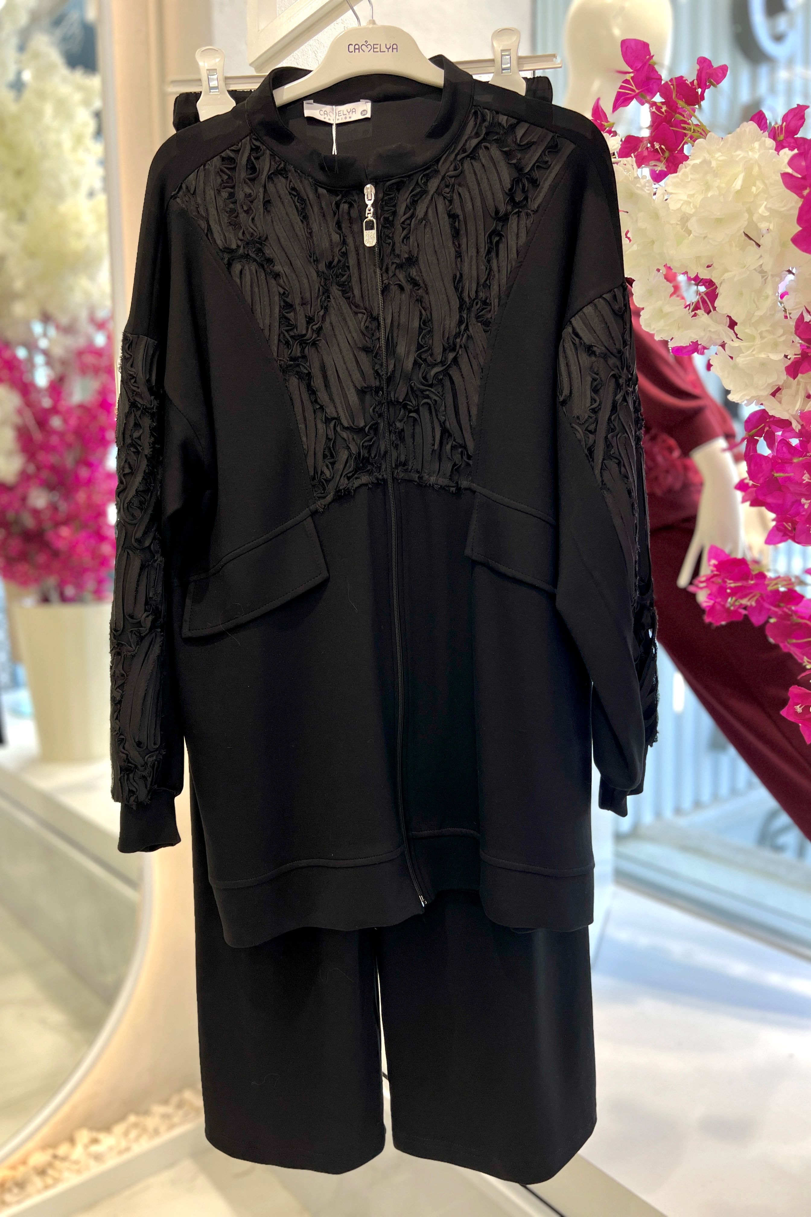 Wholesale Oysho Fabric Patterned Zippered Two Piece Suit - 10666 Product Information - Black