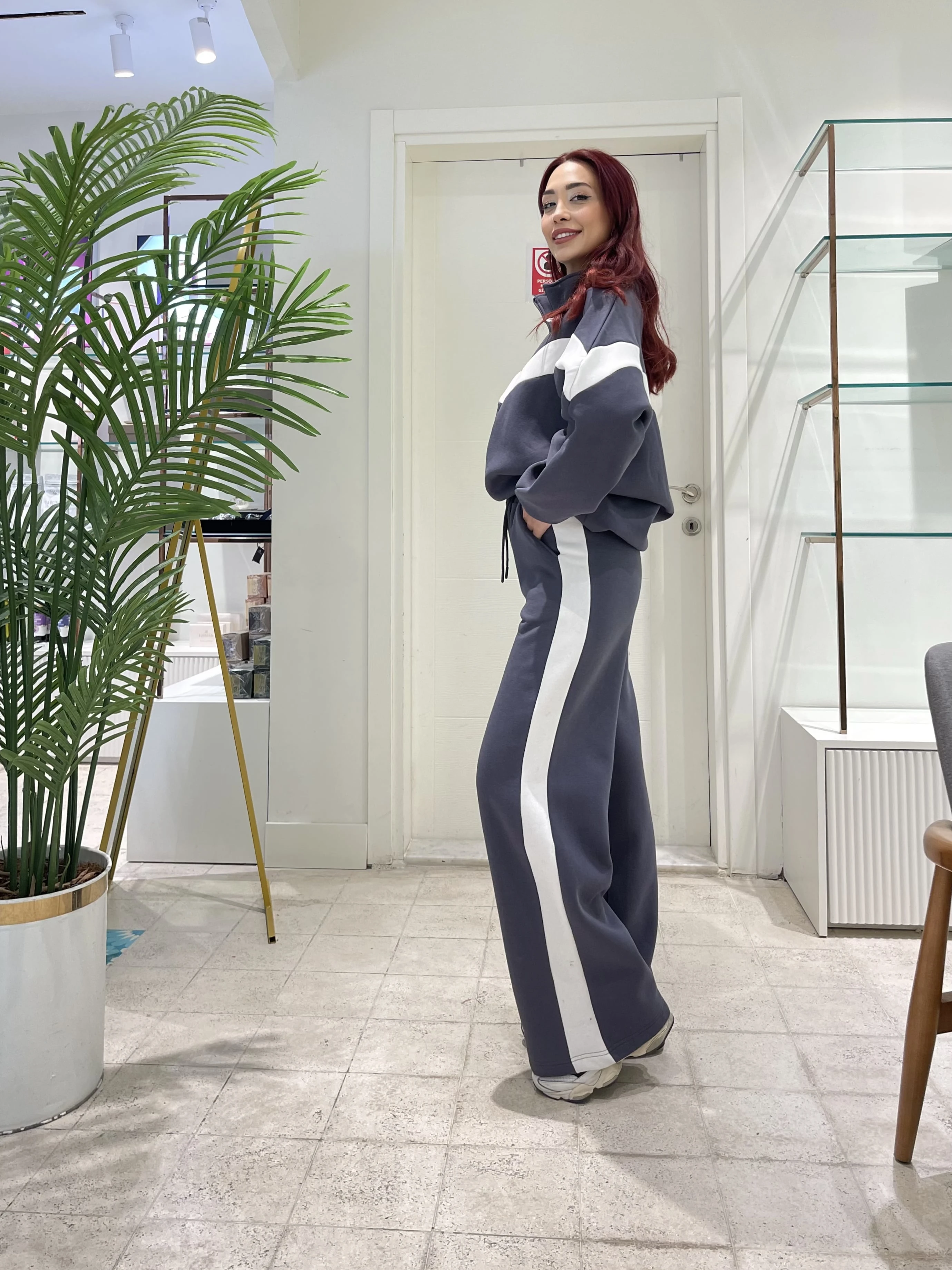 3 İPLİK ŞARDONLU YAN ŞERİT DETAYLI TAKIM