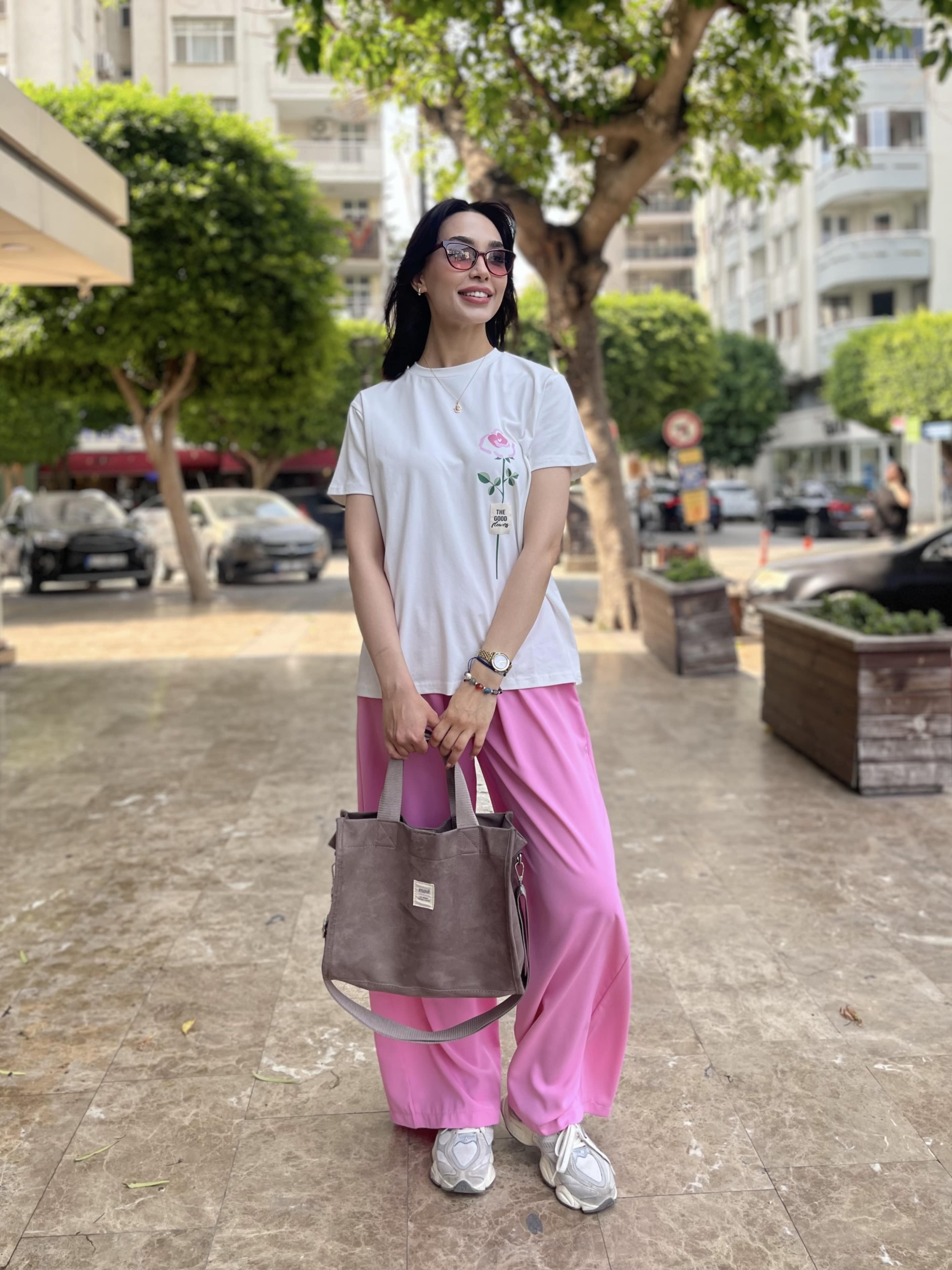 ELY ÖNÜ BASKILI TASARIM T-SHIRT 