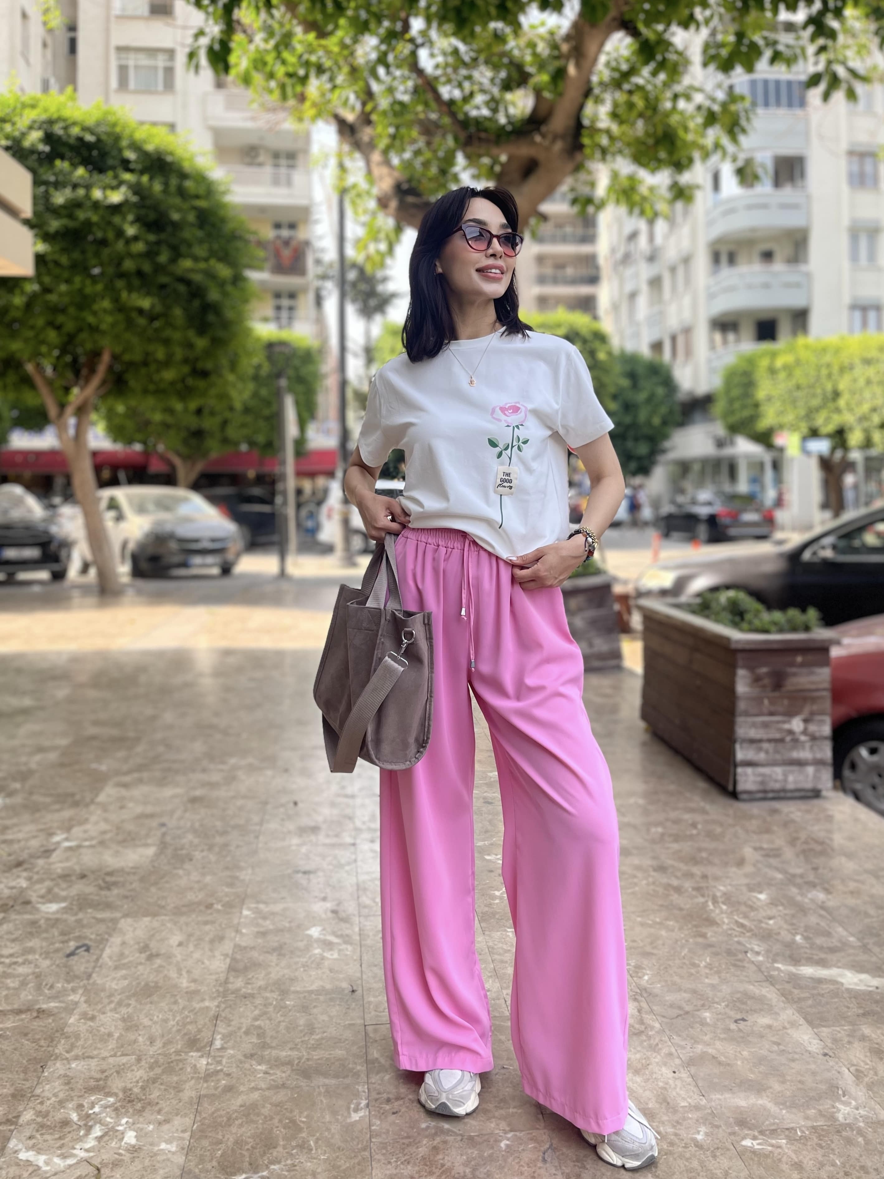ELY ÖNÜ BASKILI TASARIM T-SHIRT 