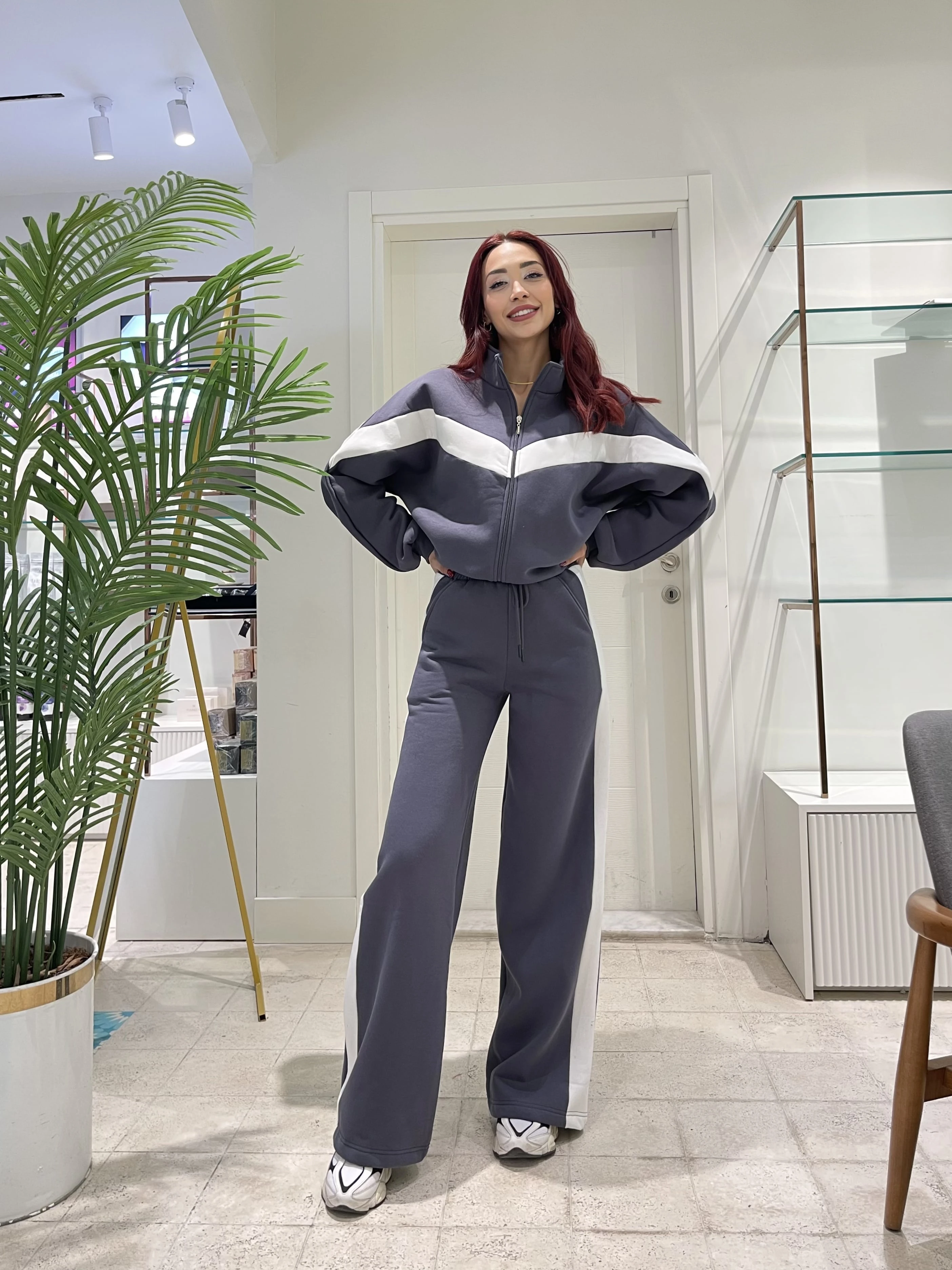 3 İPLİK ŞARDONLU YAN ŞERİT DETAYLI TAKIM