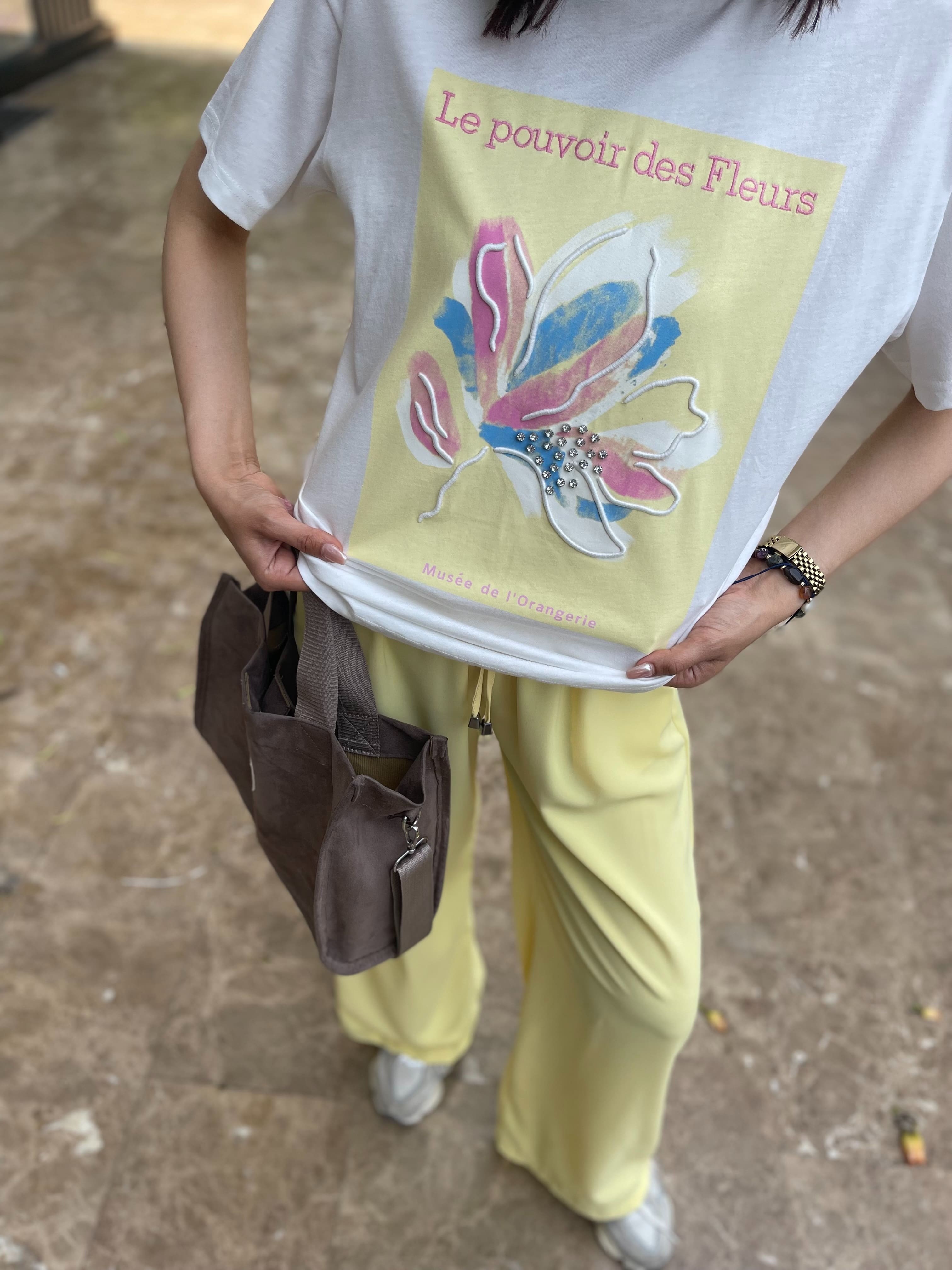 ELY ÖNÜ BASKILI TASARIM T-SHIRT
