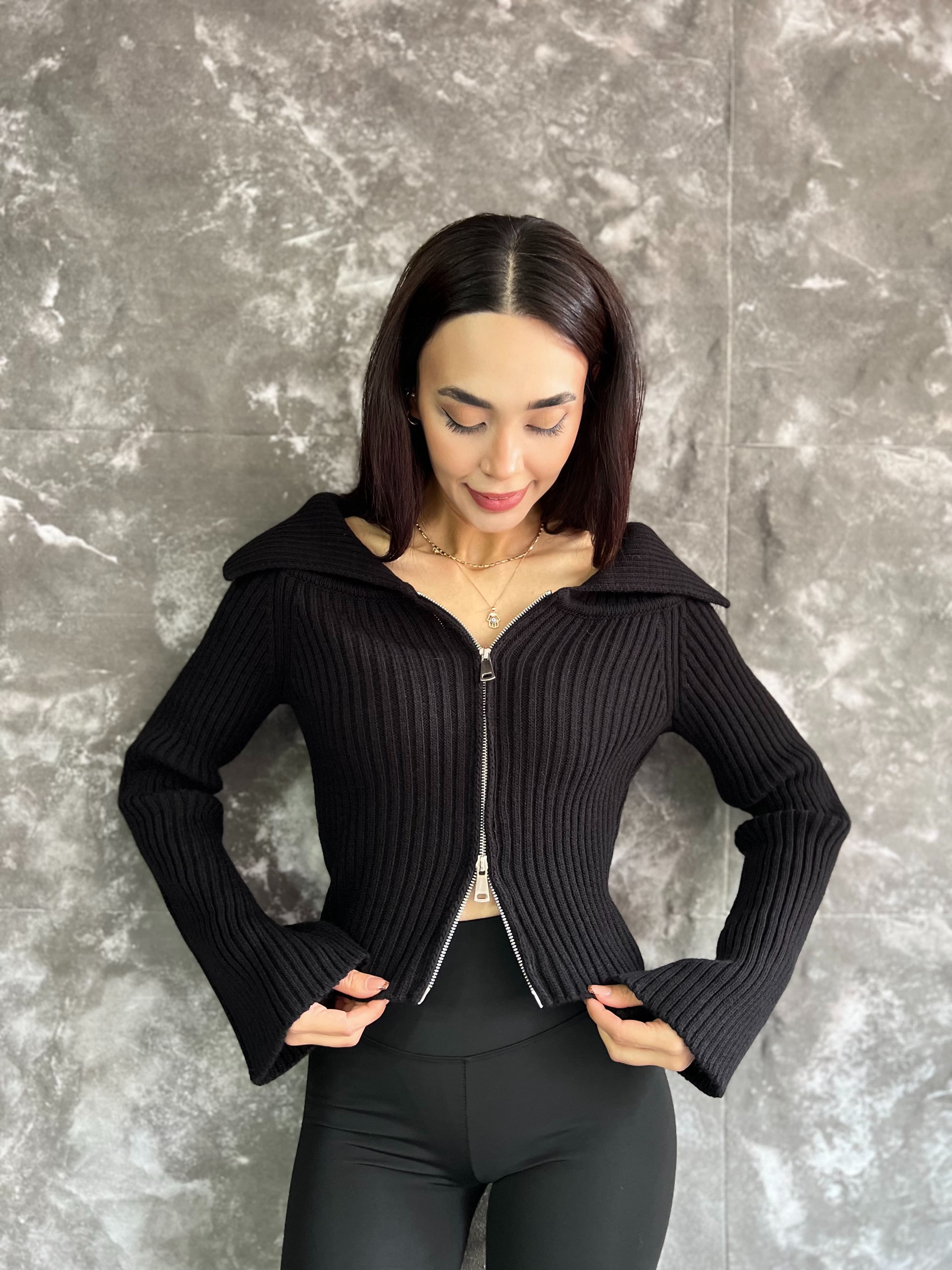 SUZİY FERMUARLI MADONNA YAKA TRİKO BLUZ 