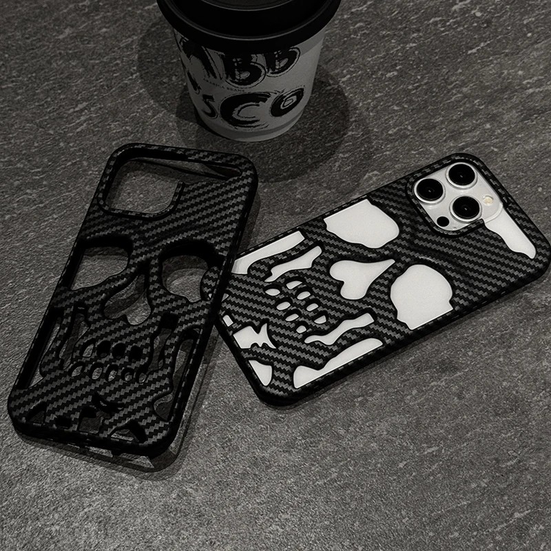 iPhone Premium Carbon Skull Kılıf