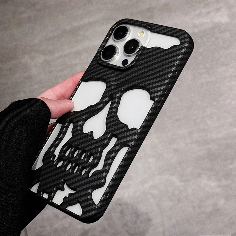 iPhone Premium Carbon Skull Kılıf