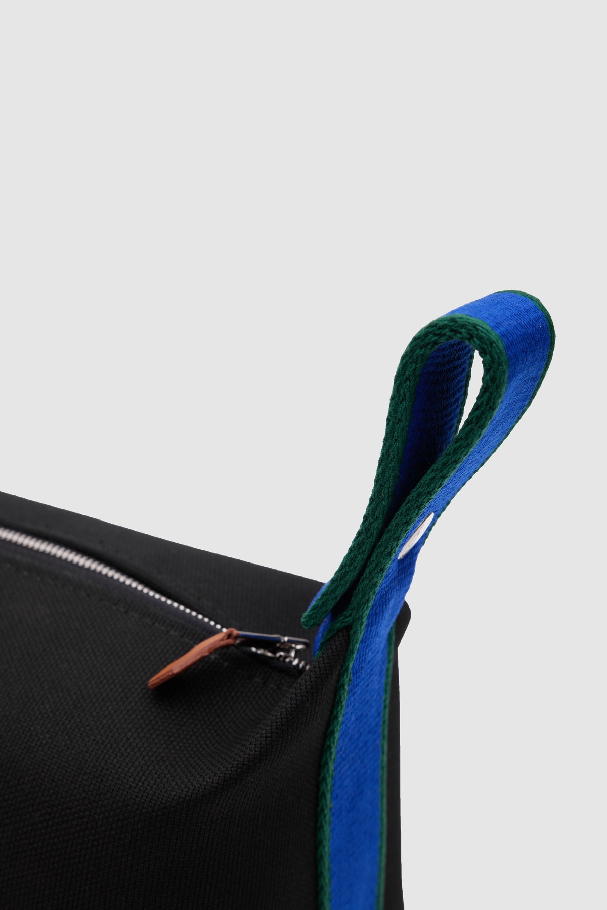 POUCH BAG