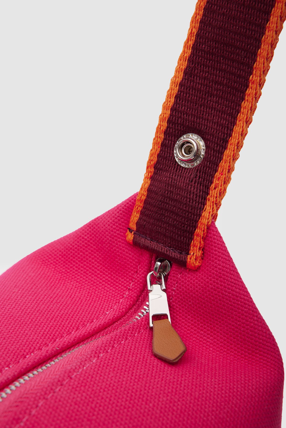 POUCH BAG
