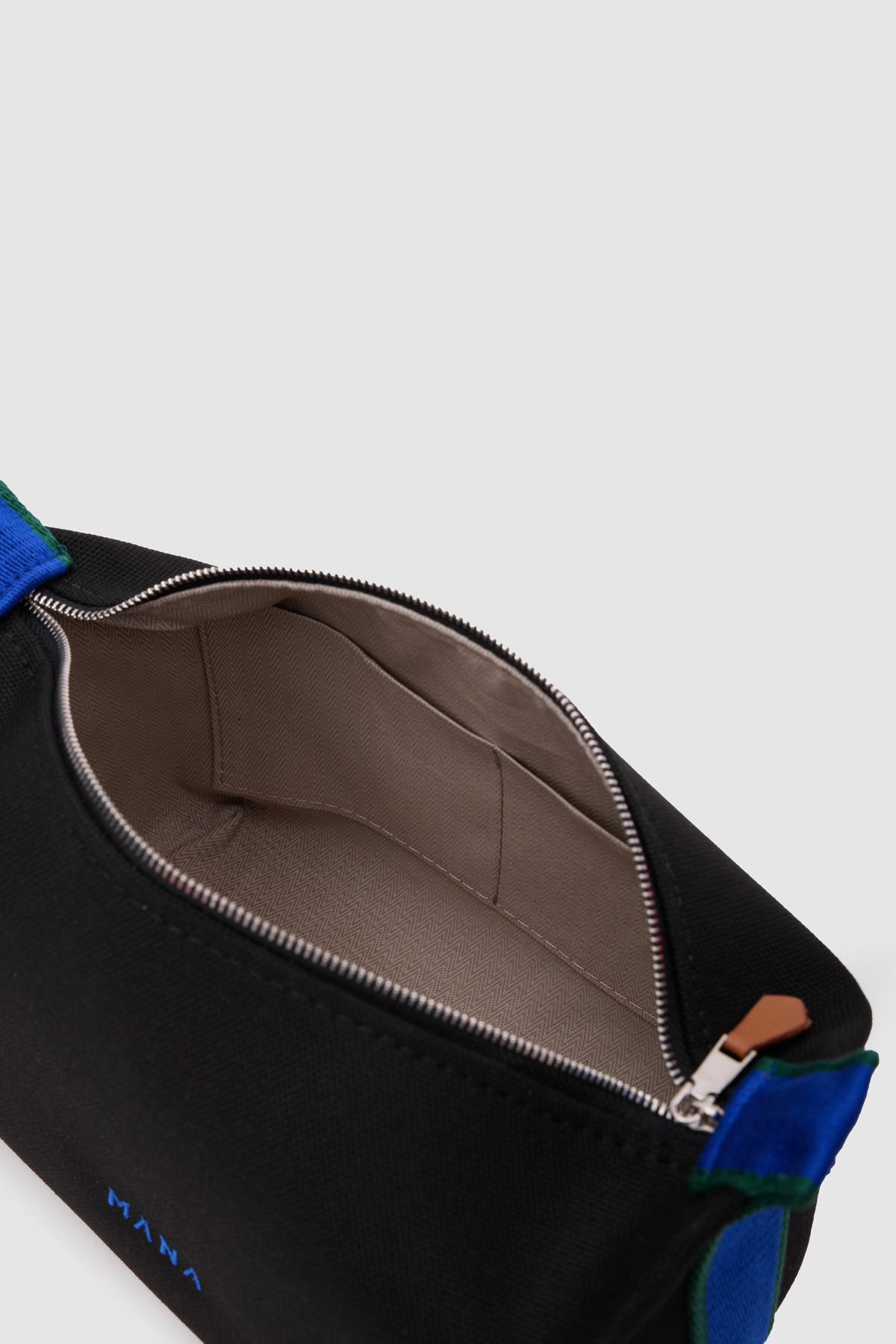 POUCH BAG