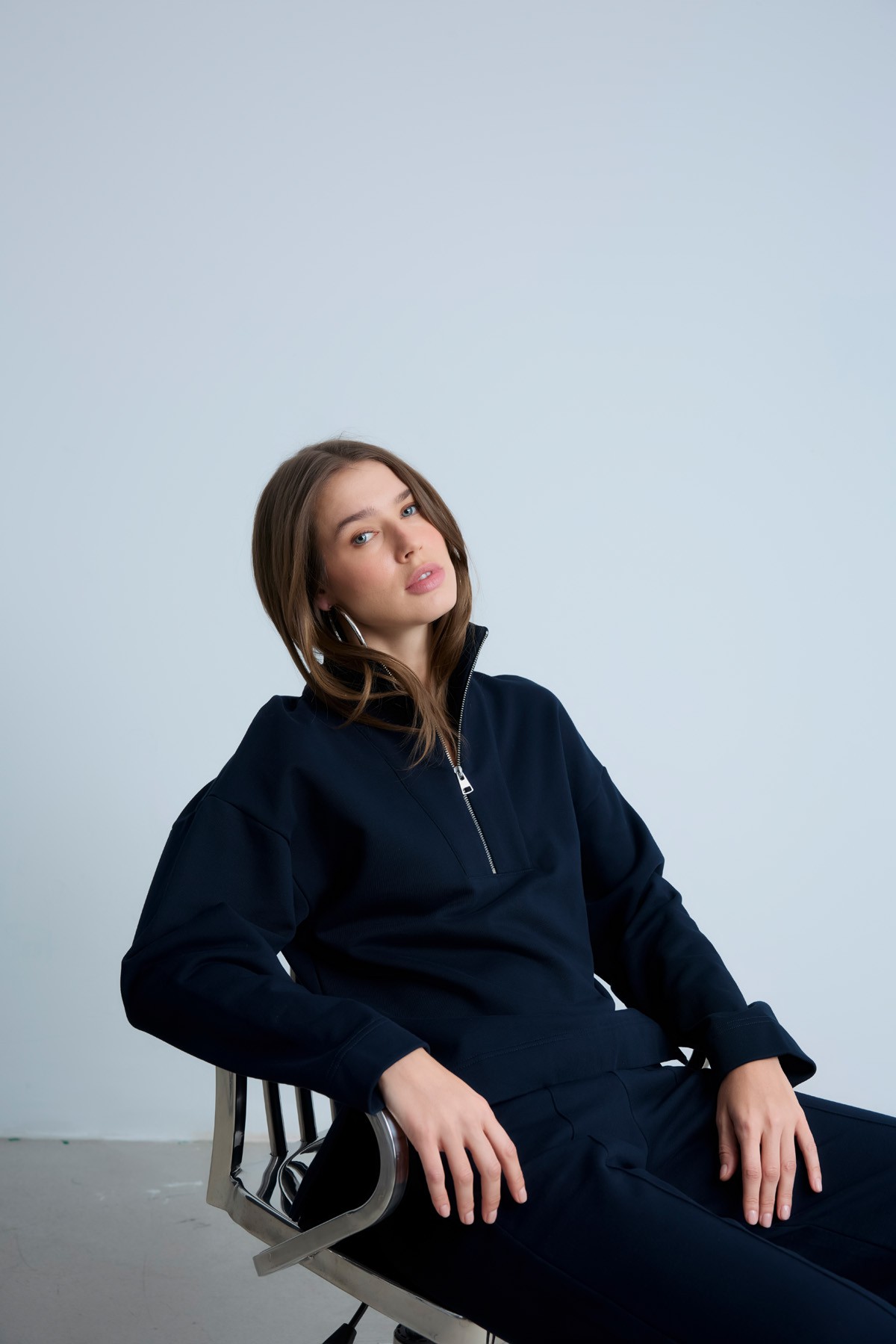 WENDY ZIP SWEAT - NAVY BLUE