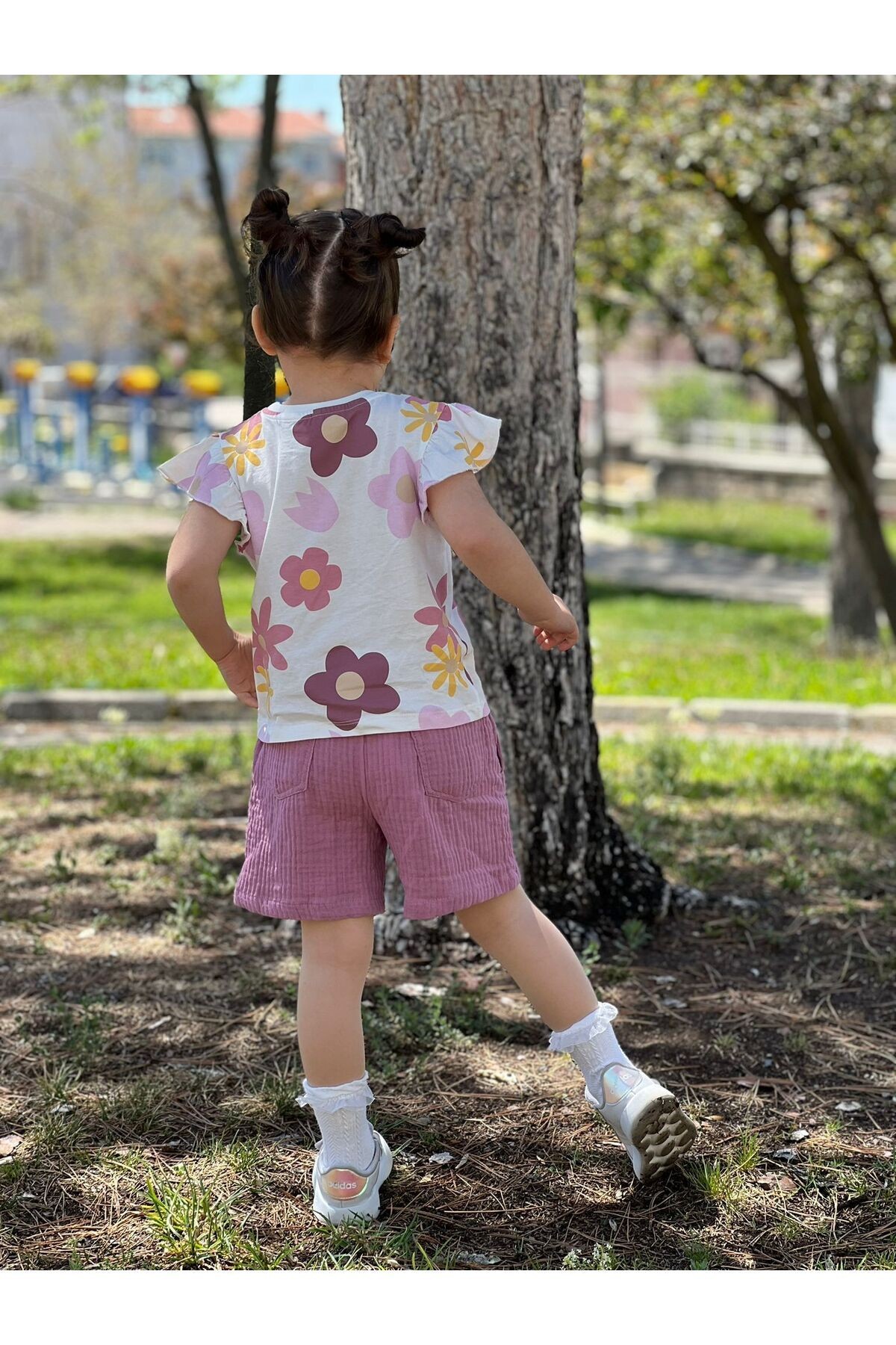 Kız Çocuk Çiçek Desenli Fırfırlı Tişört ve Müslin Şort 2'li Takım
