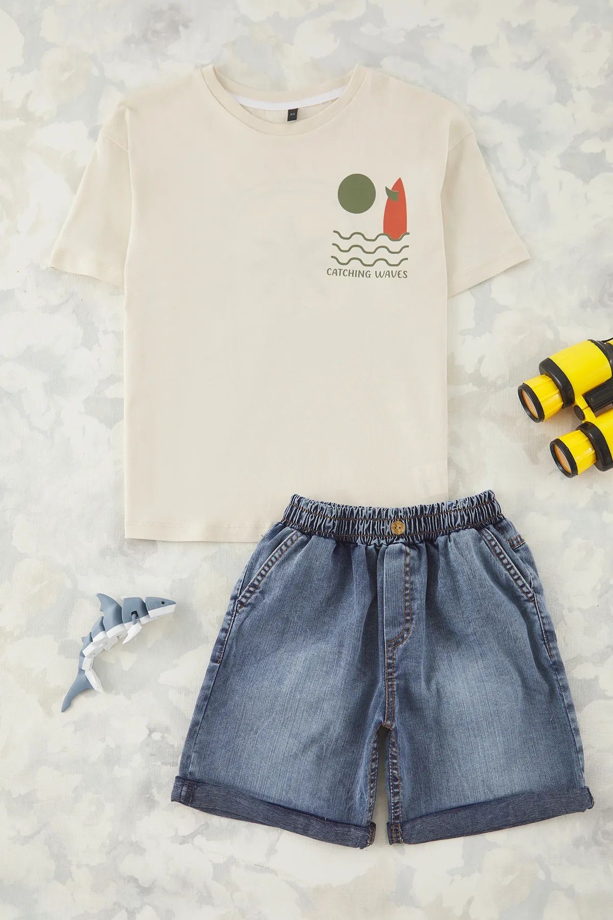 Erkek Çocuk Catching Waves Baskılı Tişört Kot Şort 2'li Takım