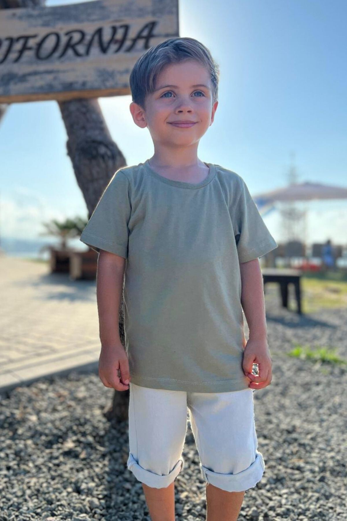 Çocuk Bej Bisiklet Yaka Basic Düz T-shirt %100 Pamuk - haki