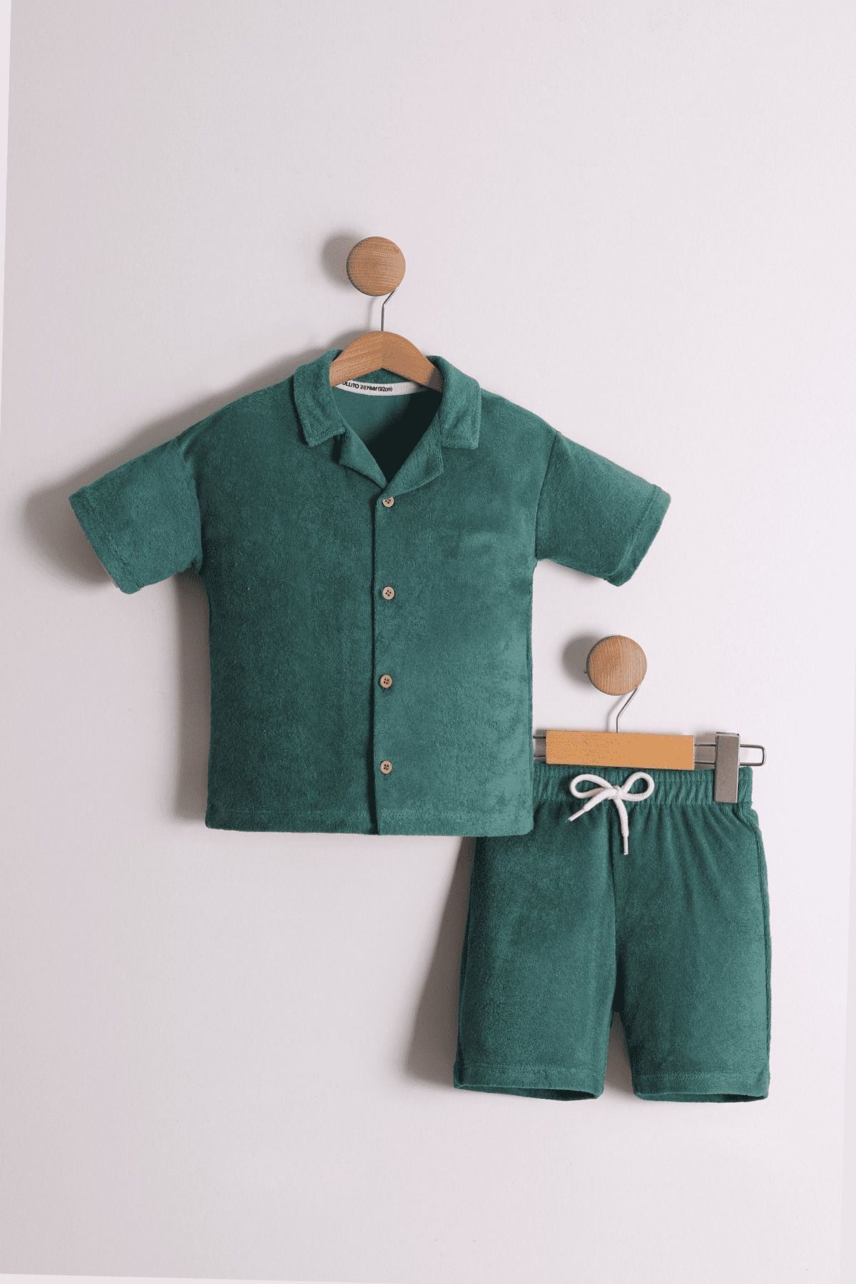 Erkek Çocuk Apaş Yaka Havlu Kumaş Benetton Yeşili Tişört - Şortlu 2'li Takım