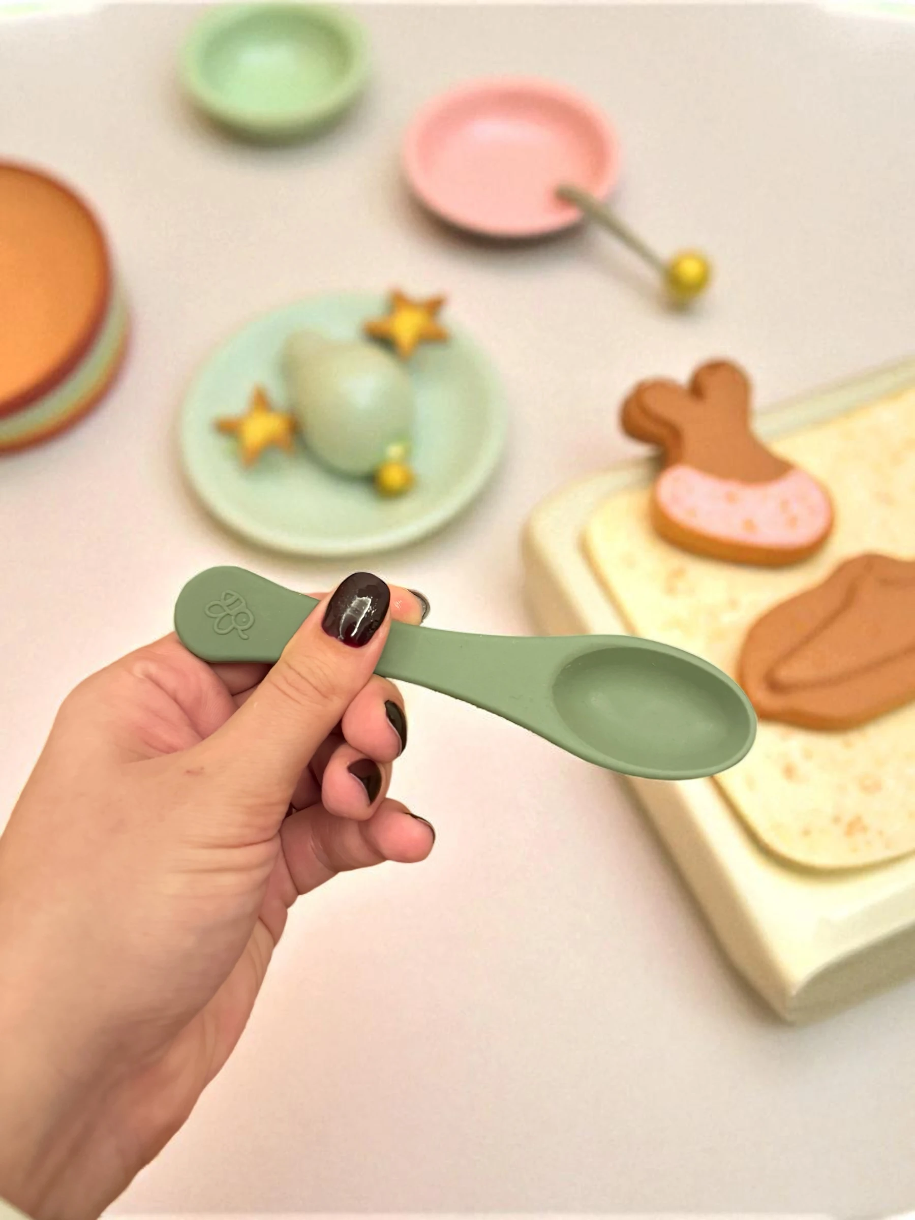 Bubee Medikal Silikon Mama Kaşığı – İlk Ek Gıda Dönemi İçin - haki