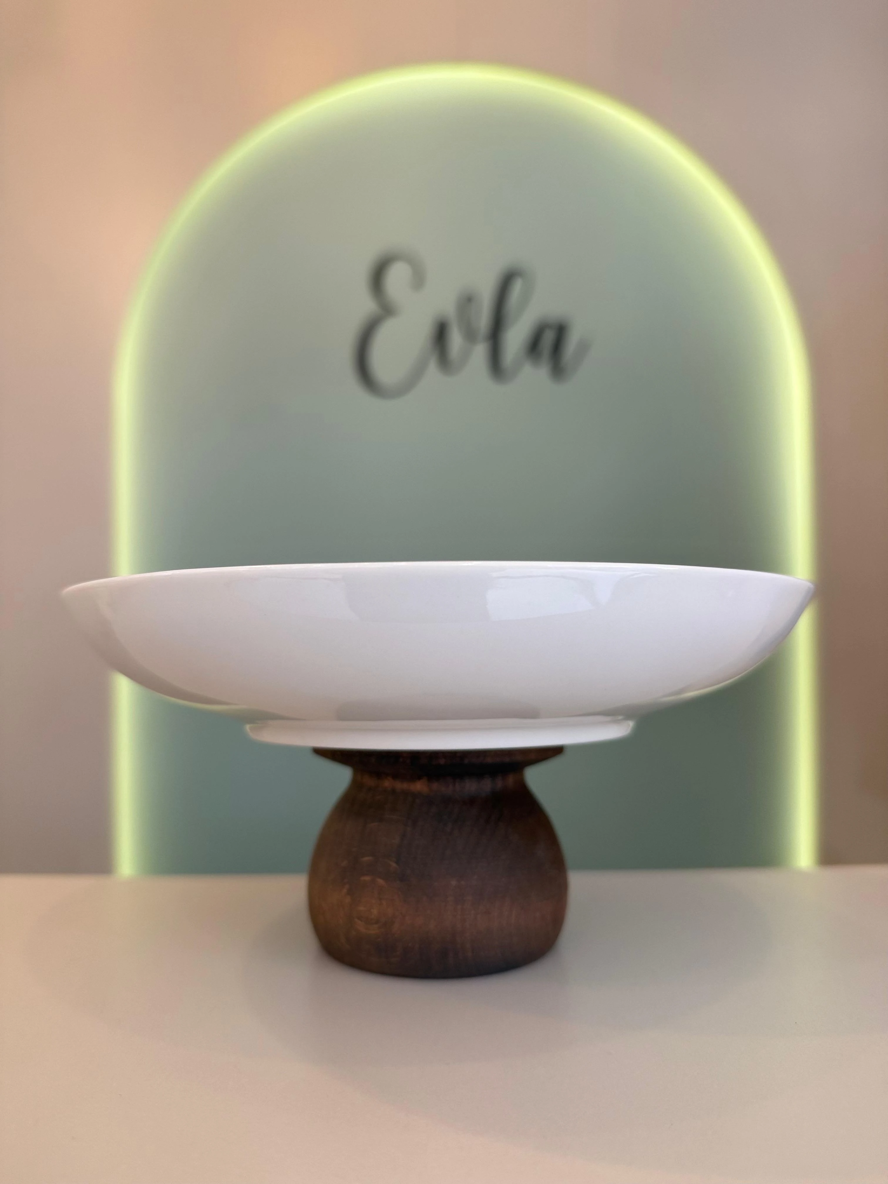 AHŞAP AYAKLI PORSELEN SUNUMLUK