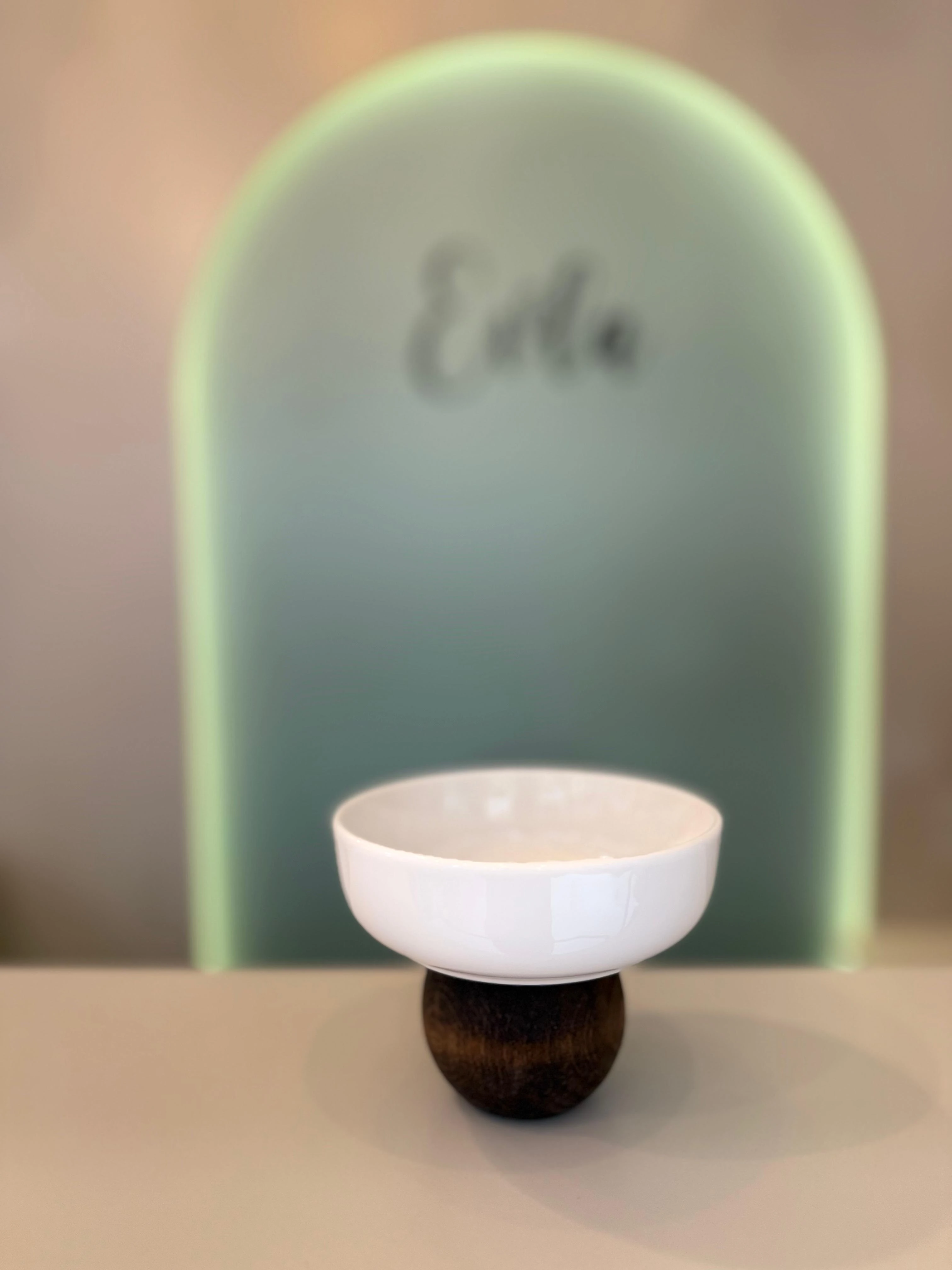 AHŞAP AYAKLI PORSELEN SUNUMLUK