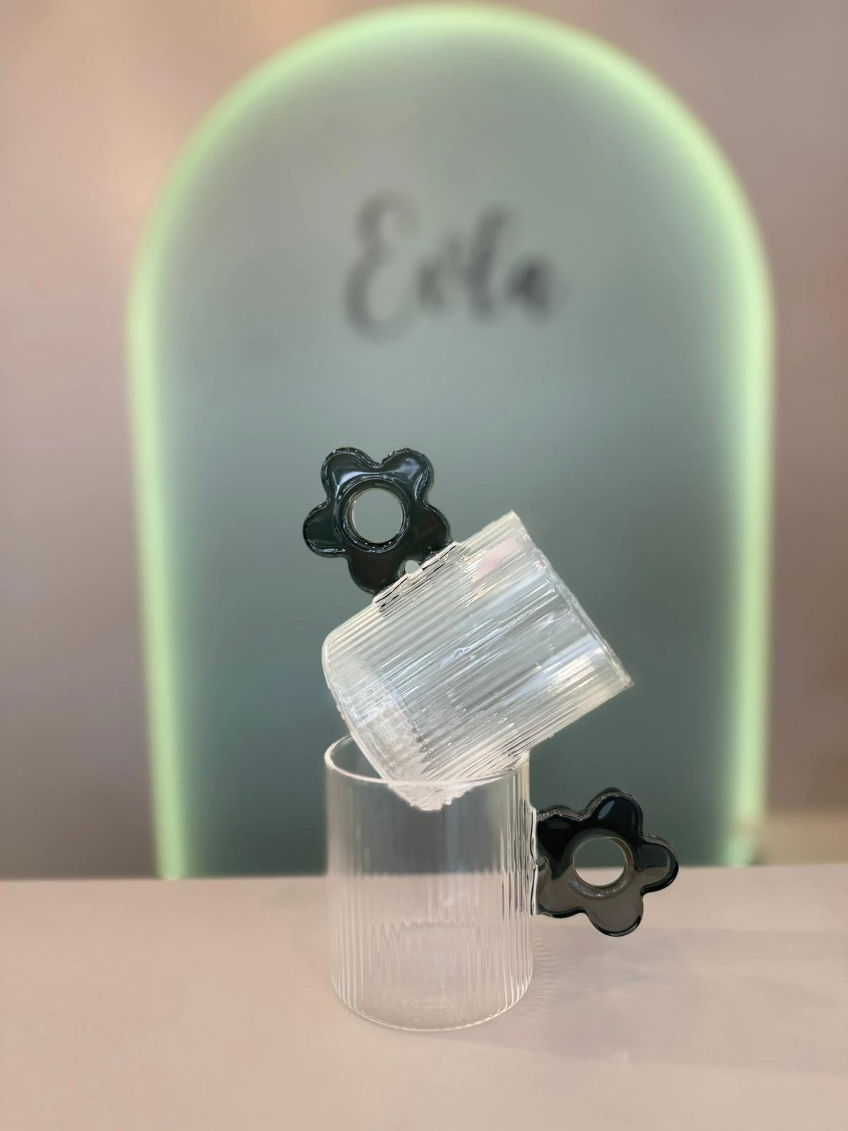 ÇİÇEK KULPLU CAM KUPA