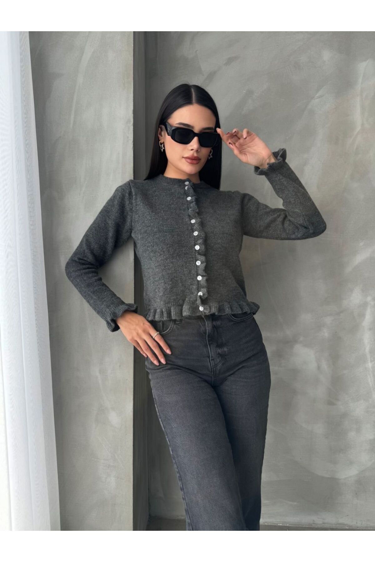 Düğme Detaylı Fırfırlı Triko Hırka