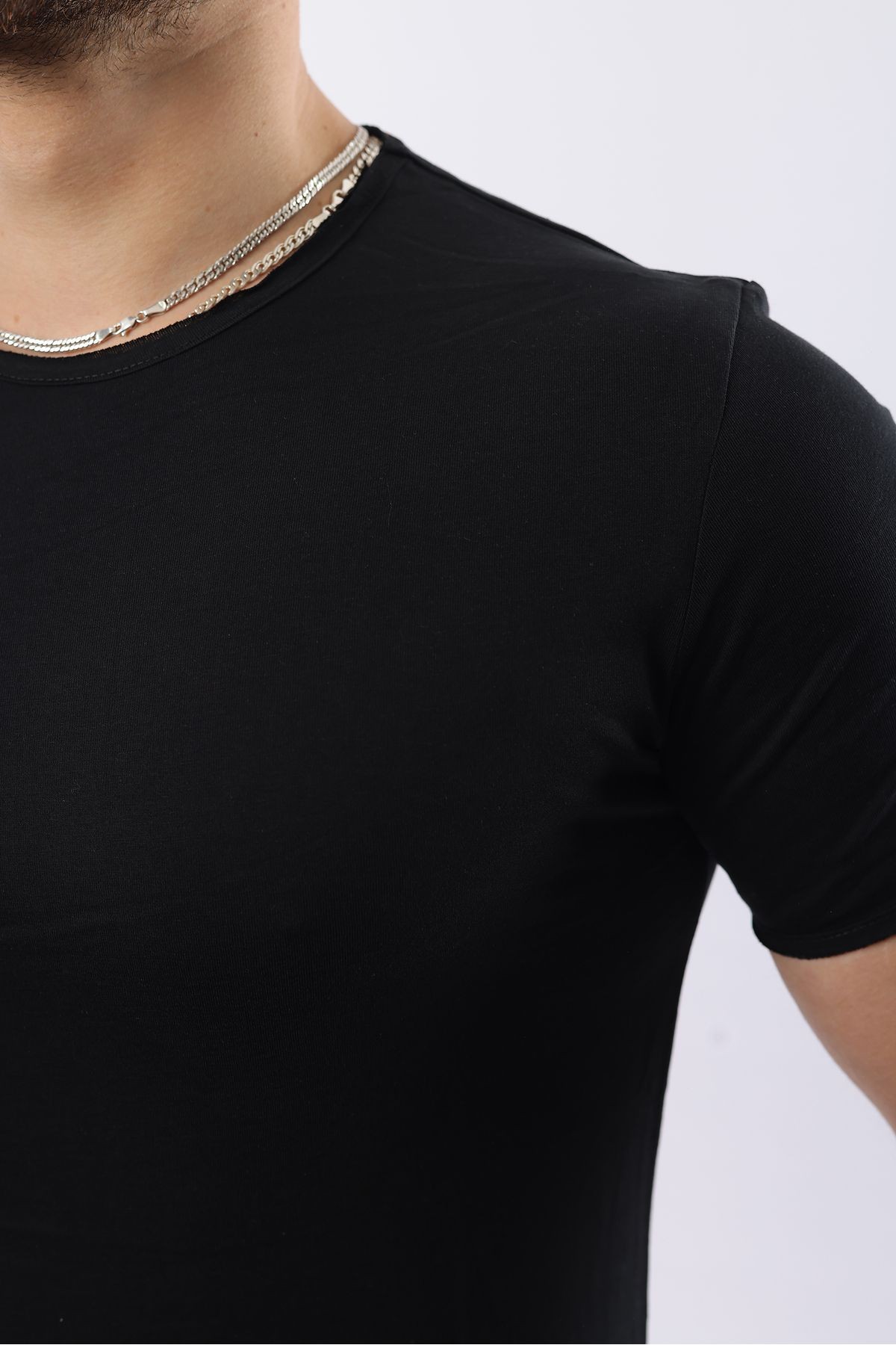 Erkek slim kalıp altı oval t-shirt