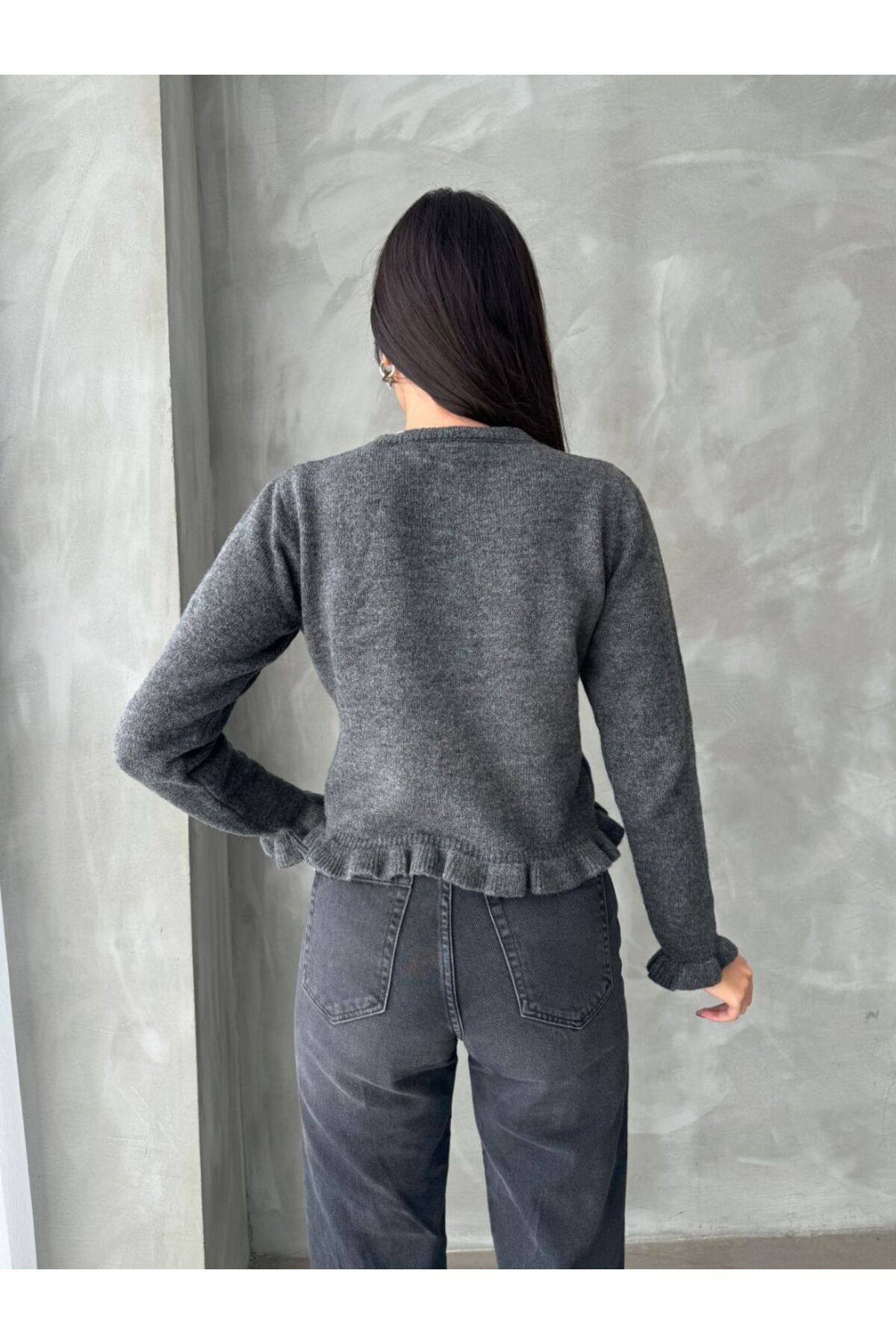 Düğme Detaylı Fırfırlı Triko Hırka