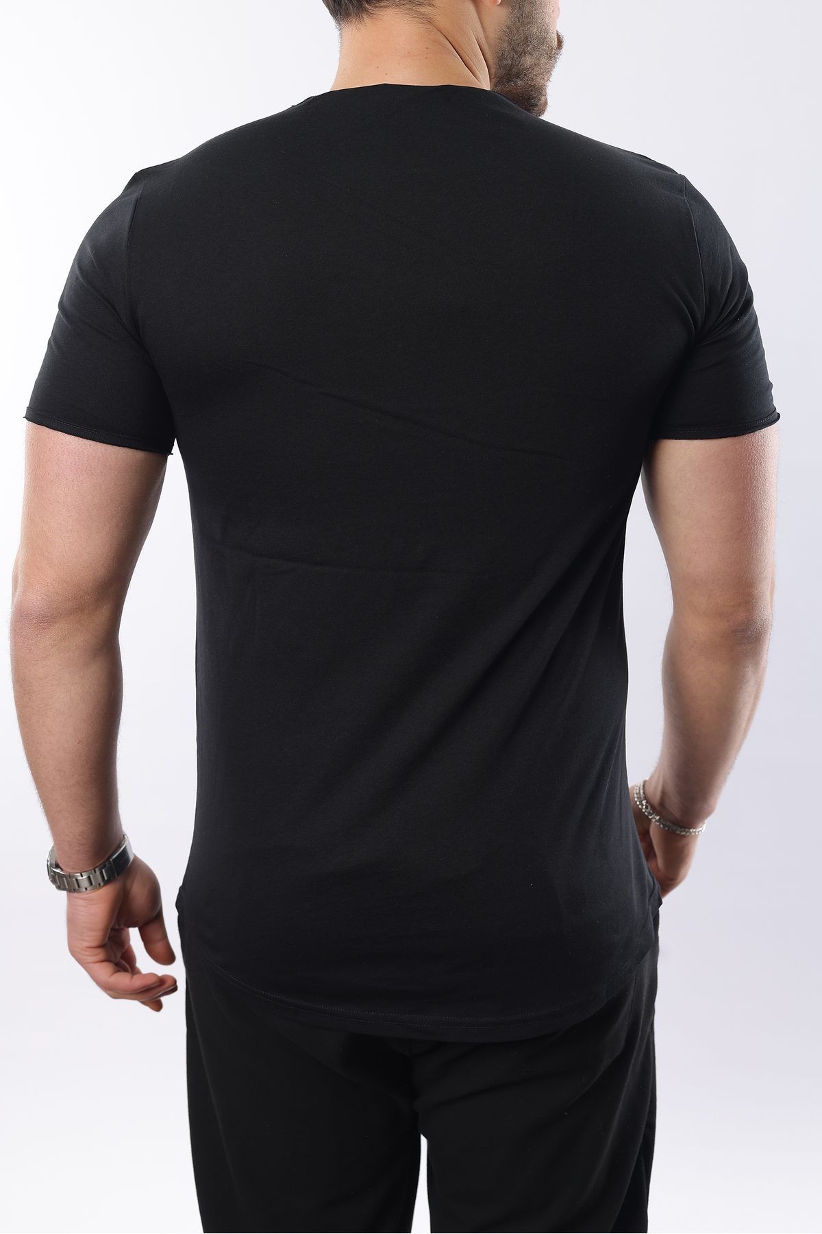 Erkek slim kalıp altı oval t-shirt