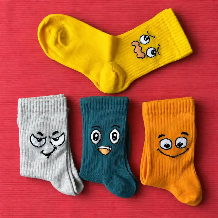 4'lü Set - Eğlenceli Yüz İfadeleri Desenli Dikişsiz Çocuk Çorabı | Renkli Emoji Figürlü Yumuşak Dokulu Çorap – görsel 3