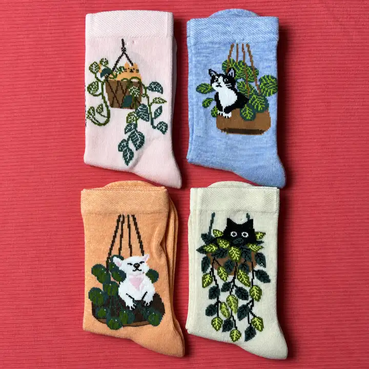 4'lü Set - Saksı ve Kedi Desenli Dikişsiz Çocuk Çorabı | Botanik Temalı Yumuşak Dokulu Eğlenceli Çorap – görsel 2