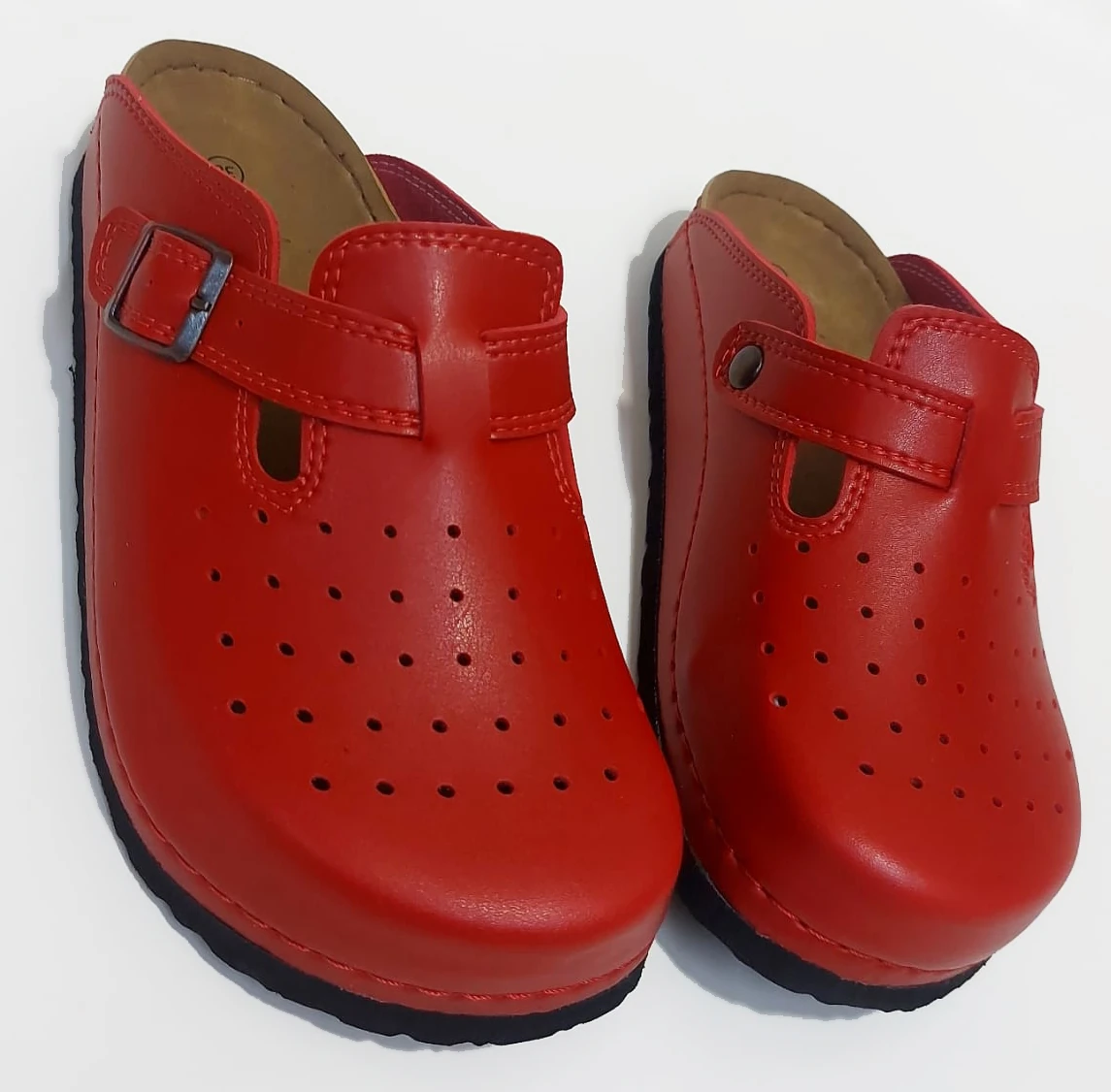 6364 Kırmızı Renkli Delikli Sabo Terlik