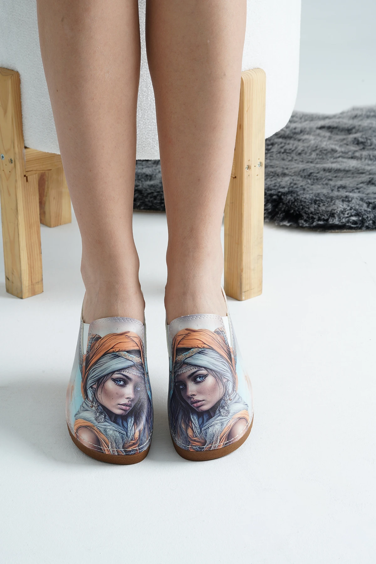 3084 Mavi Gözlü Kız Baskılı Sek Anatomik Terlik