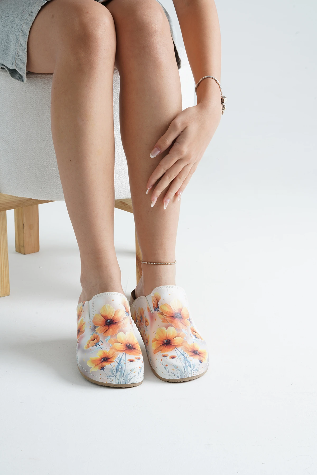 8130 Sarı Çiçekler Baskılı Sek Konfort Terlik