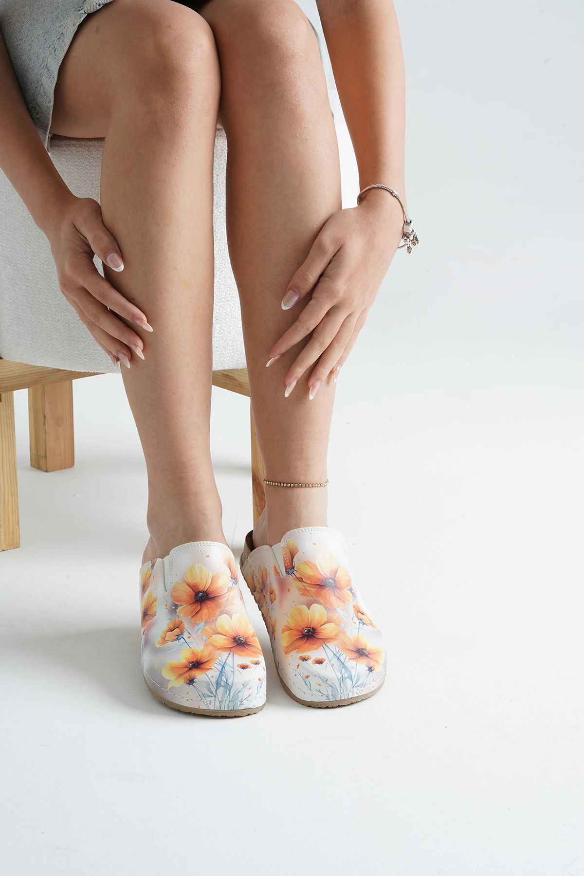 8130 Sarı Çiçekler Baskılı Sek Konfort Terlik