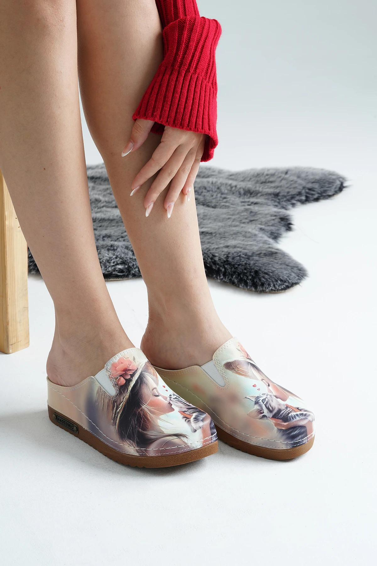 3063 Kız Ve Kedi Baskılı Sek Anatomik Terlik