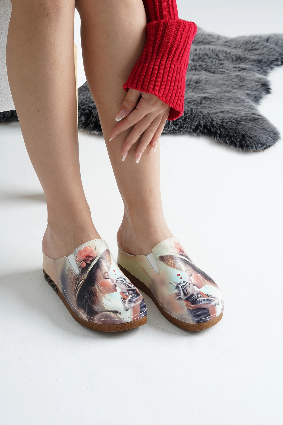 3063 Kız Ve Kedi Baskılı Sek Anatomik Terlik