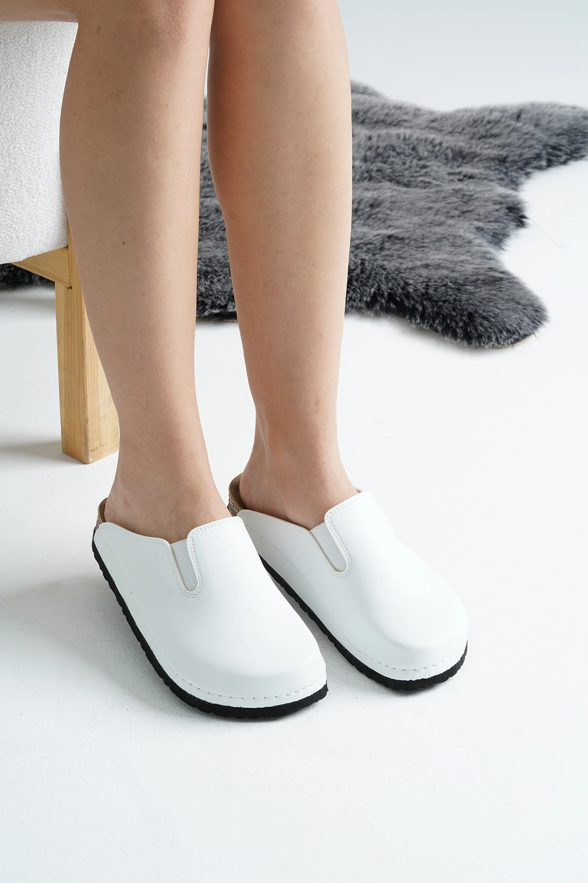 6357 Beyaz Renkli Sek Sabo Terlik