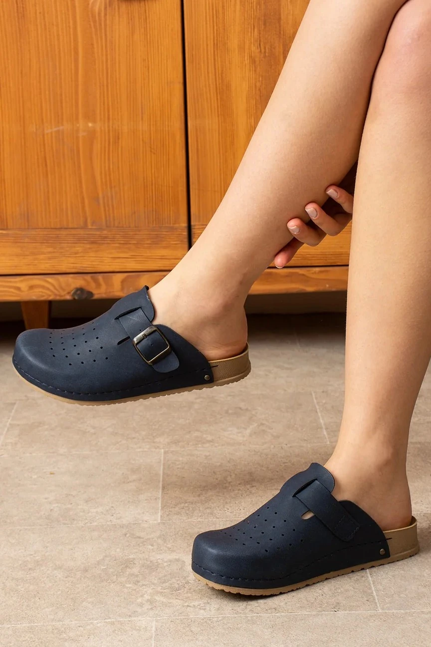 8119 Lacivert Delikli Konfort Terlik