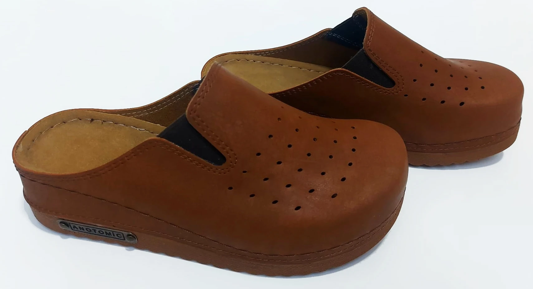 3209 Kahve Renkli Delikli Sek Anatomik Terlik