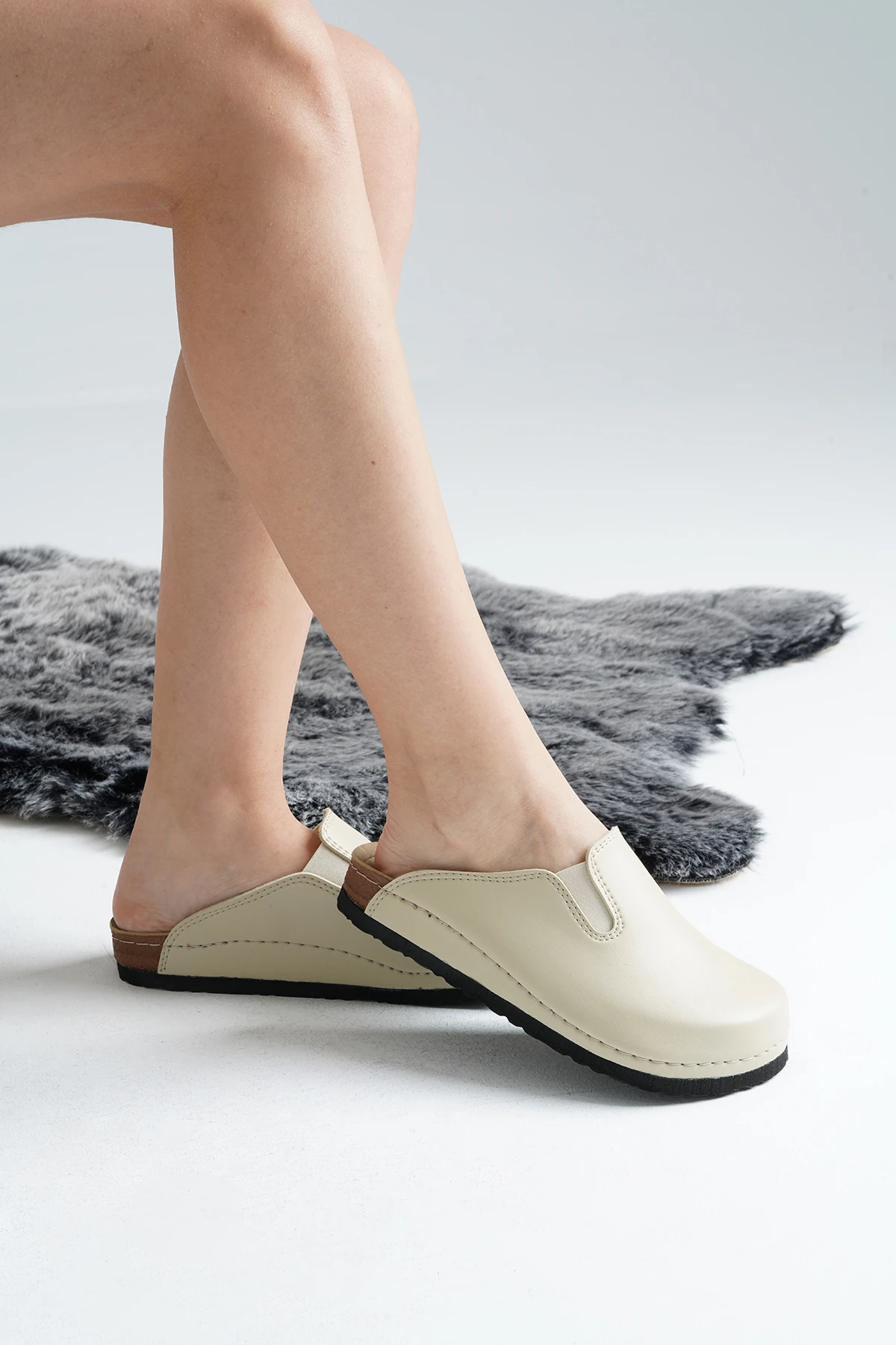 6361 Krem Renkli Sek Sabo Terlik