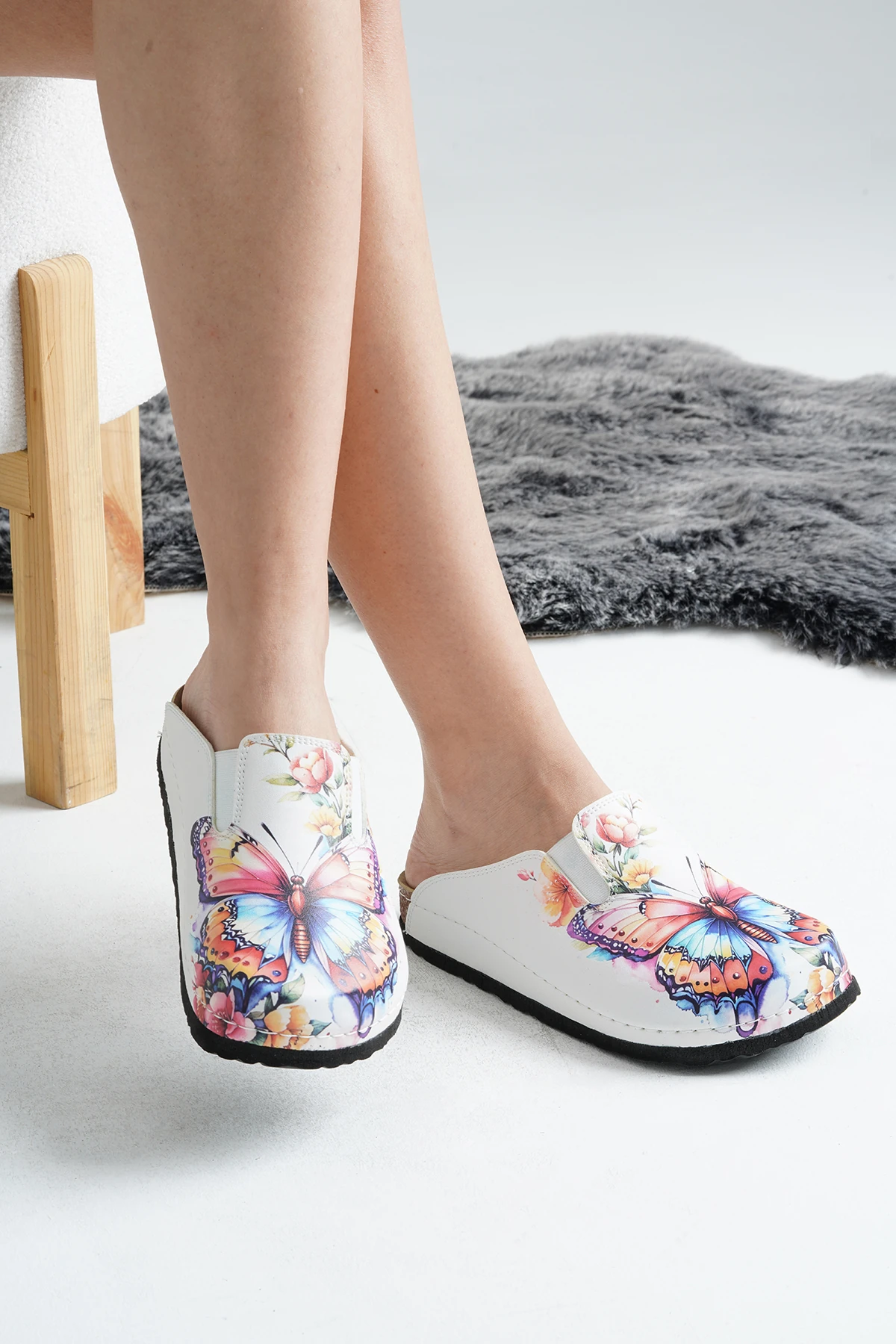 6355 Renkli Kelebek Baskılı Sek Sabo Terlik