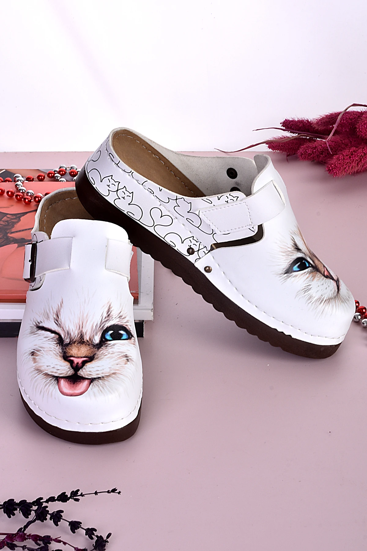 3054 Mavi Gözlü Kedi Ortopedik Anatomik Yumuşak Taban Terlik