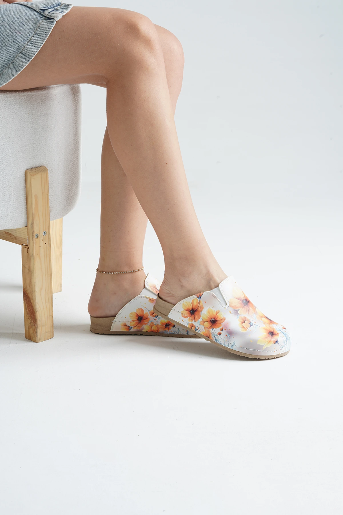 8130 Sarı Çiçekler Baskılı Sek Konfort Terlik