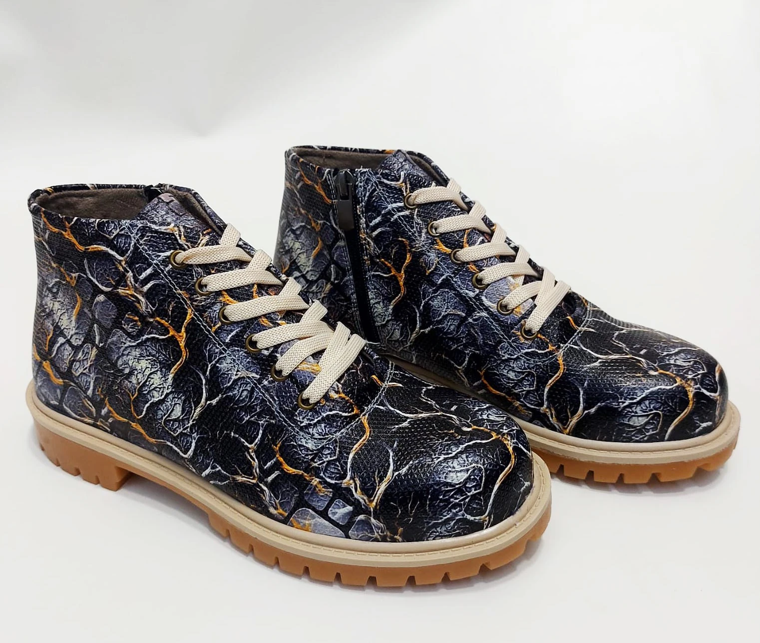 1107 Yılan Derisi Baskılı Kışlık Bot