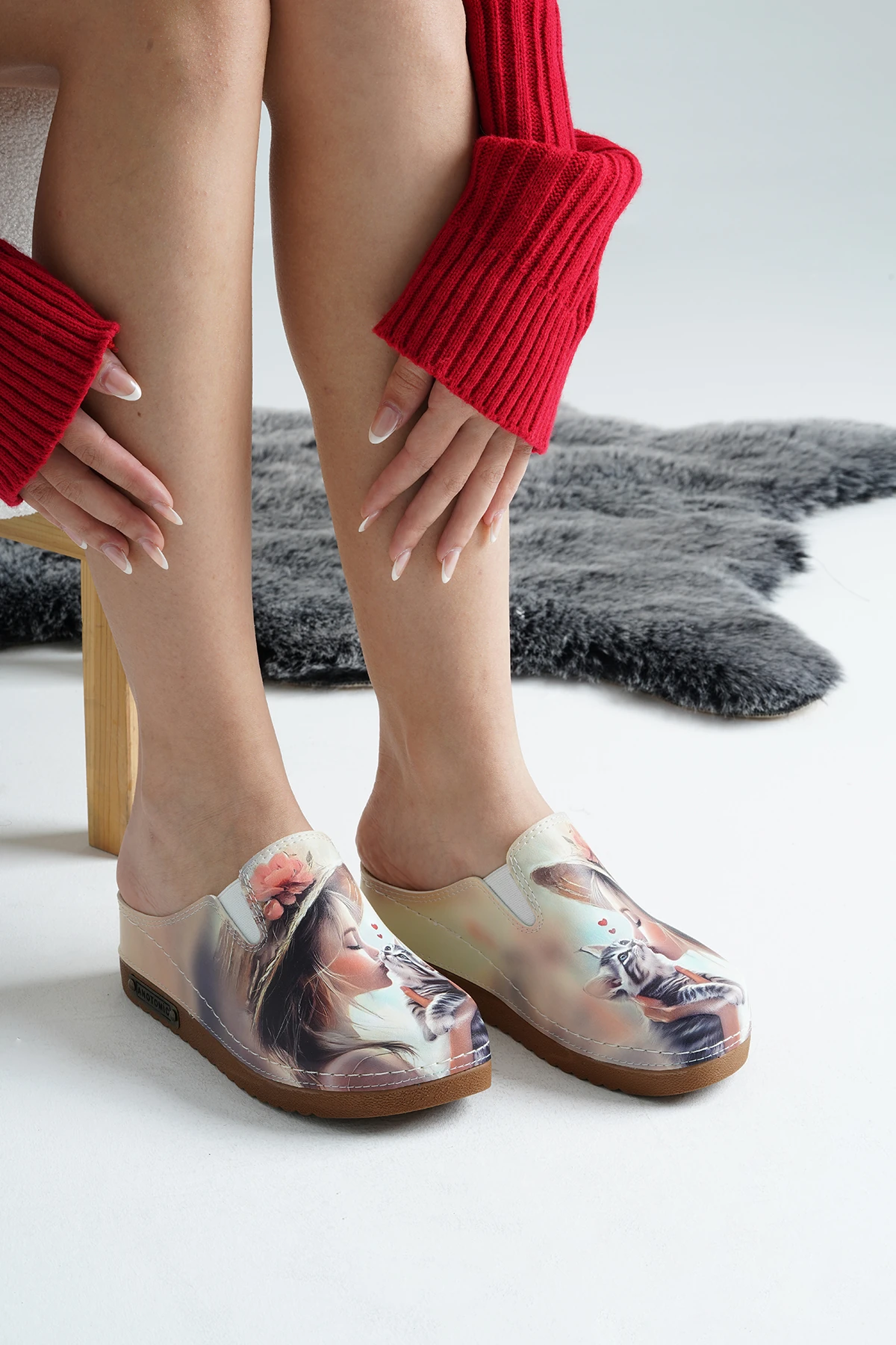 3063 Kız Ve Kedi Baskılı Sek Anatomik Terlik