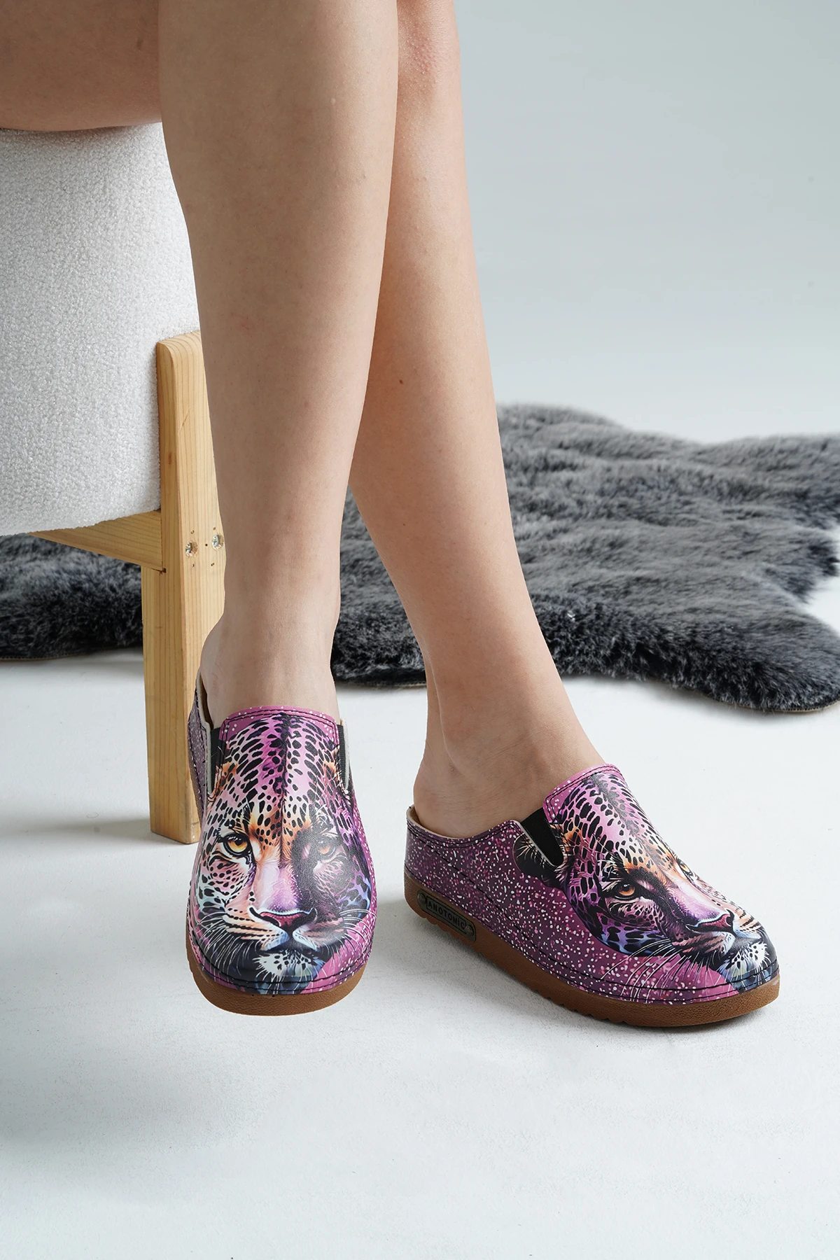3062 Leopar Baskılı Sek Anatomik Terlik