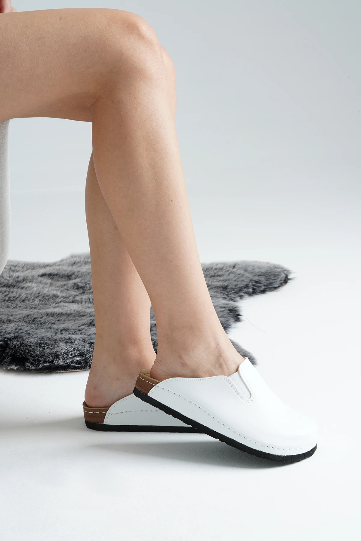 6357 Beyaz Renkli Sek Sabo Terlik